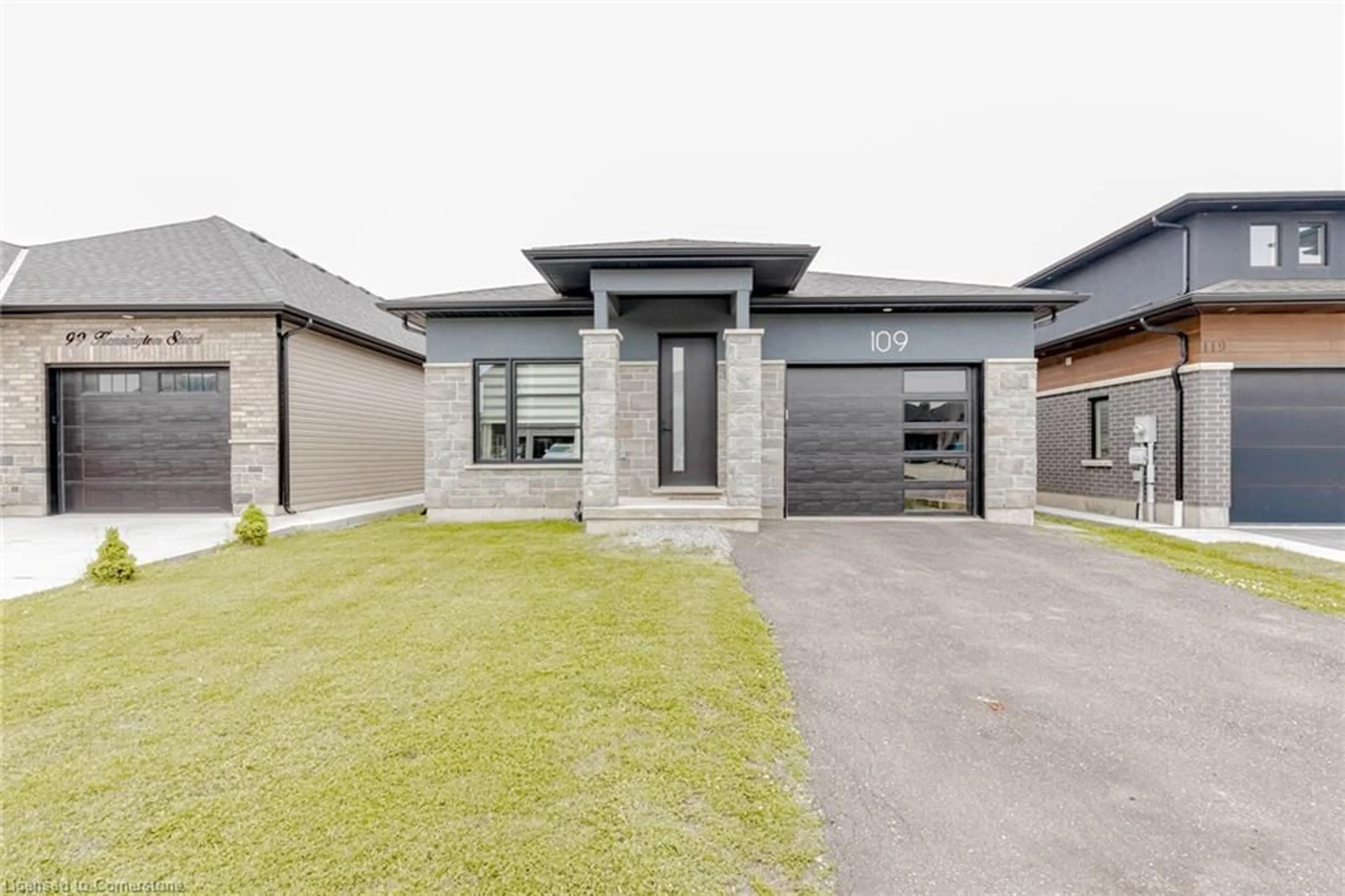 Home with brick exterior material, street for 109 Kensington St, Welland Ontario L3C 0G2