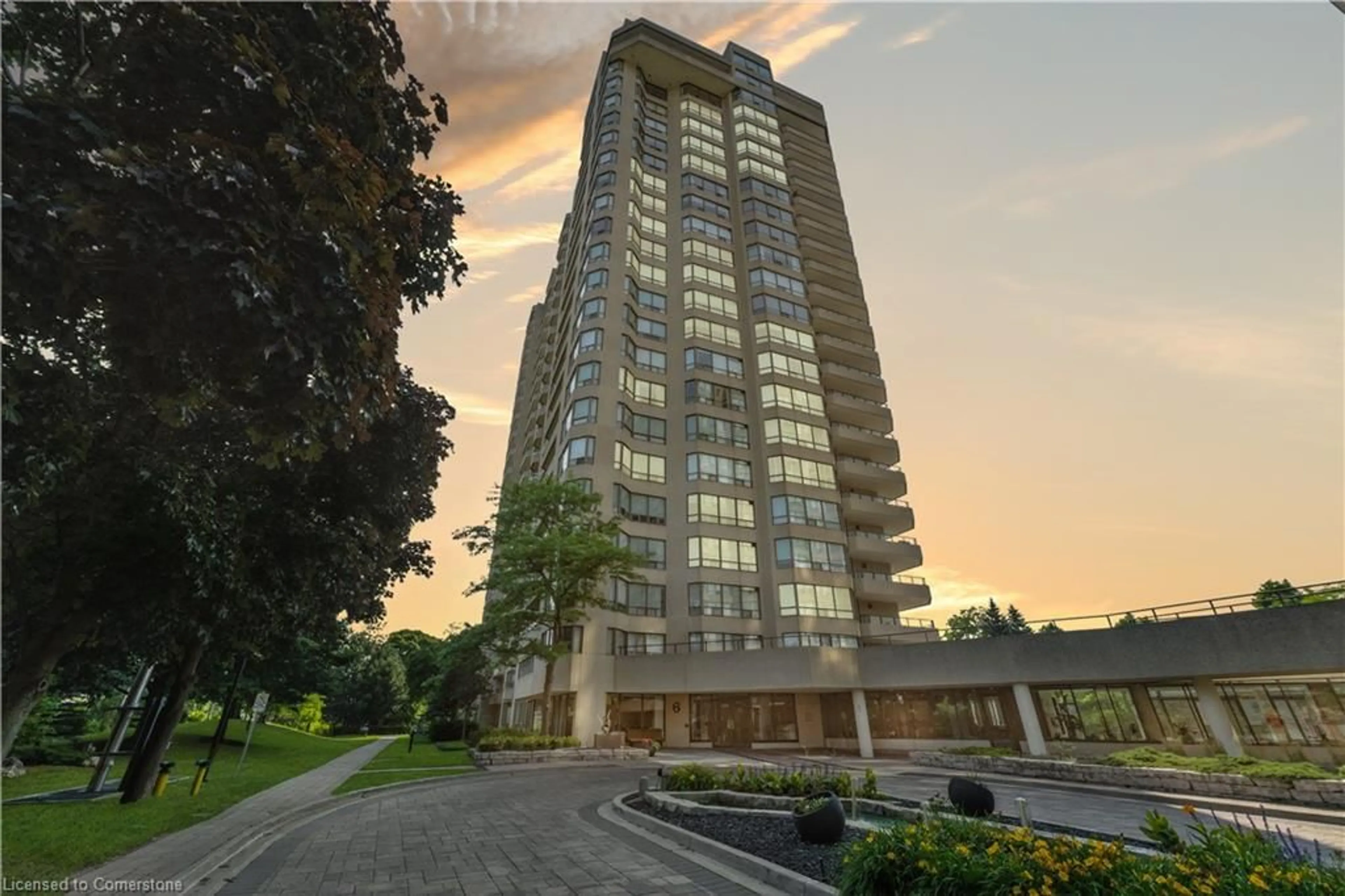 Indoor foyer for 6 Willow St #1807, Waterloo Ontario N2J 4S3