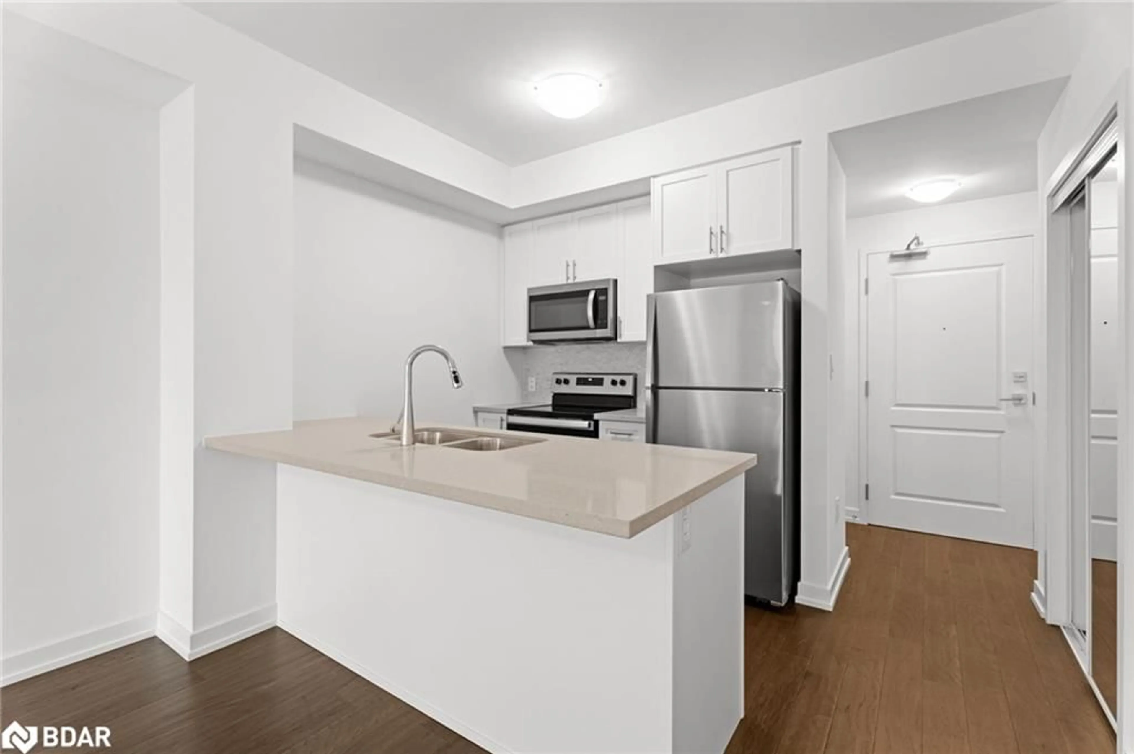 Standard kitchen, unknown for 460 Dundas Street East St #434, Hamilton Ontario L8B 2A5