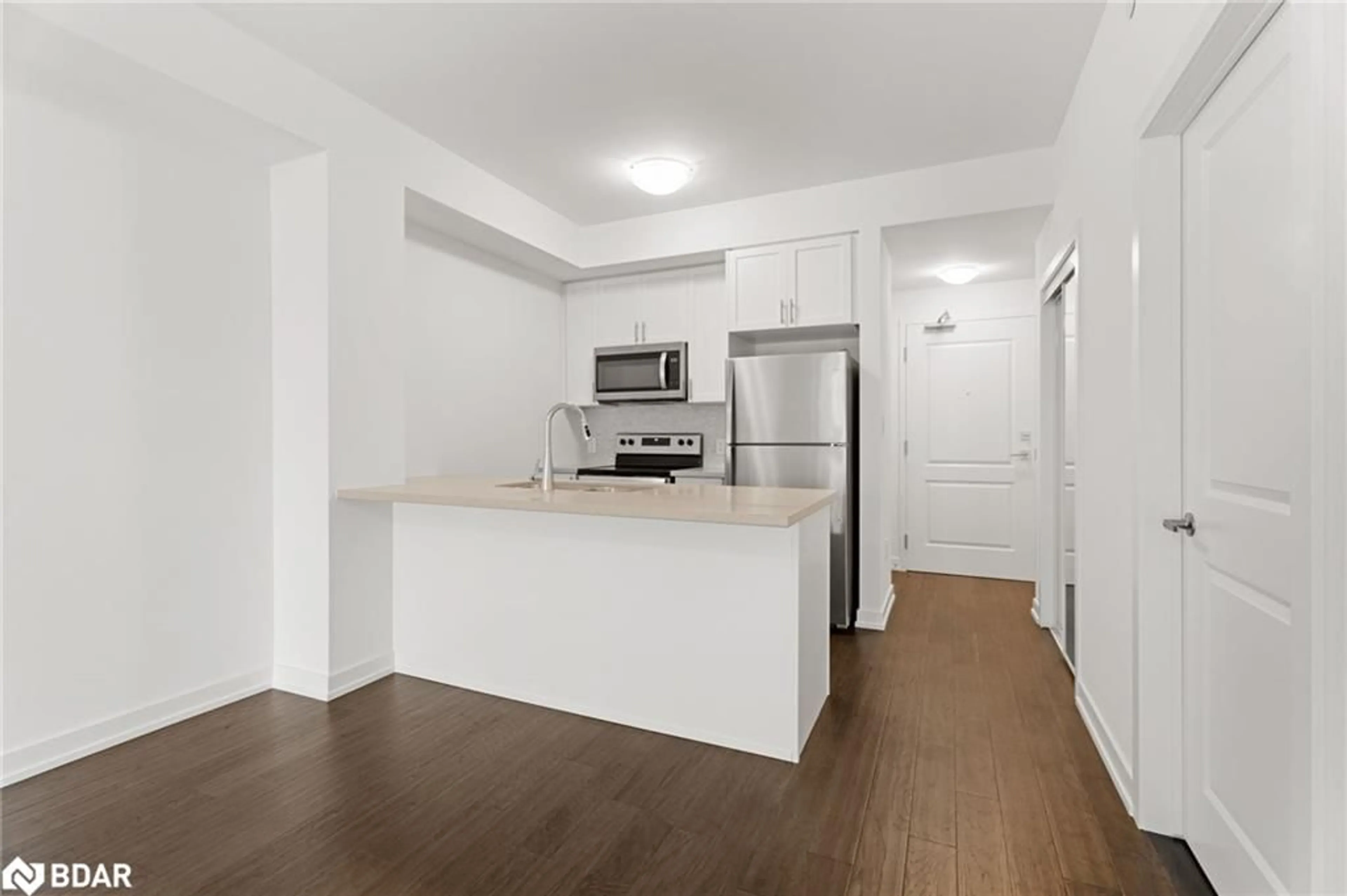 Standard kitchen, unknown for 460 Dundas Street East St #434, Hamilton Ontario L8B 2A5