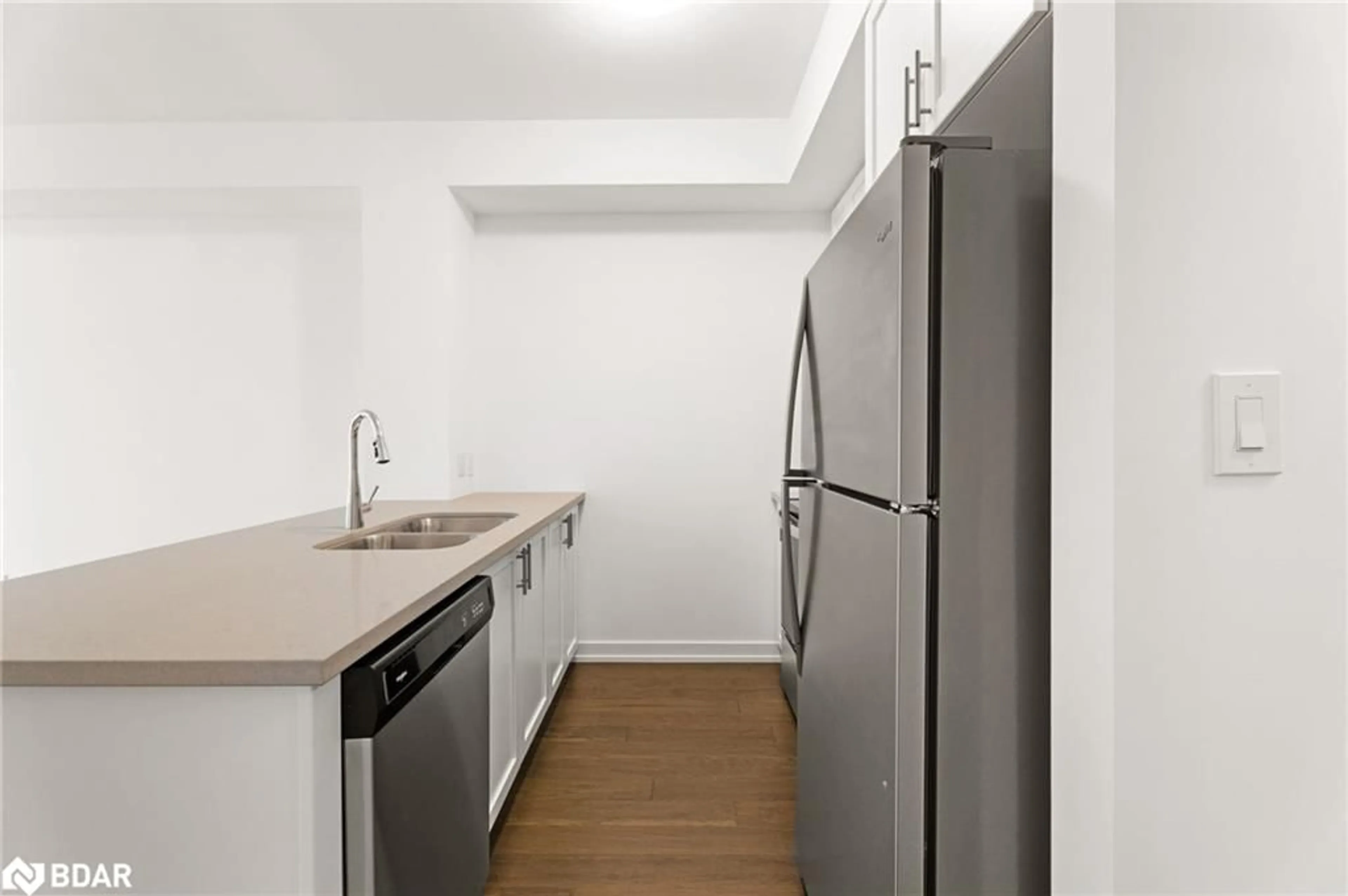Standard kitchen, unknown for 460 Dundas Street East St #434, Hamilton Ontario L8B 2A5