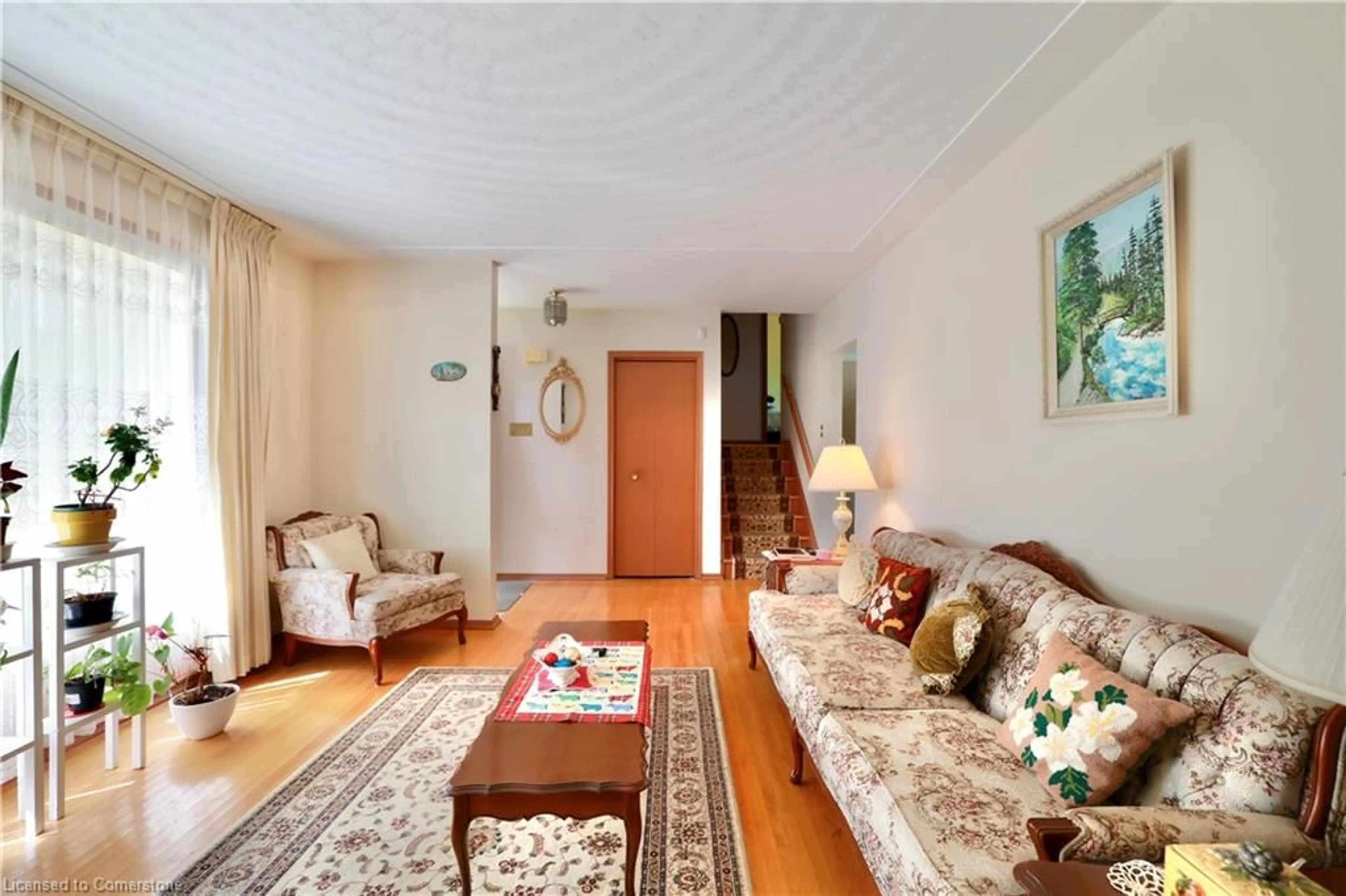 Living room with furniture, unknown for 104 Milford Ave, Waterloo Ontario N2L 3Z3