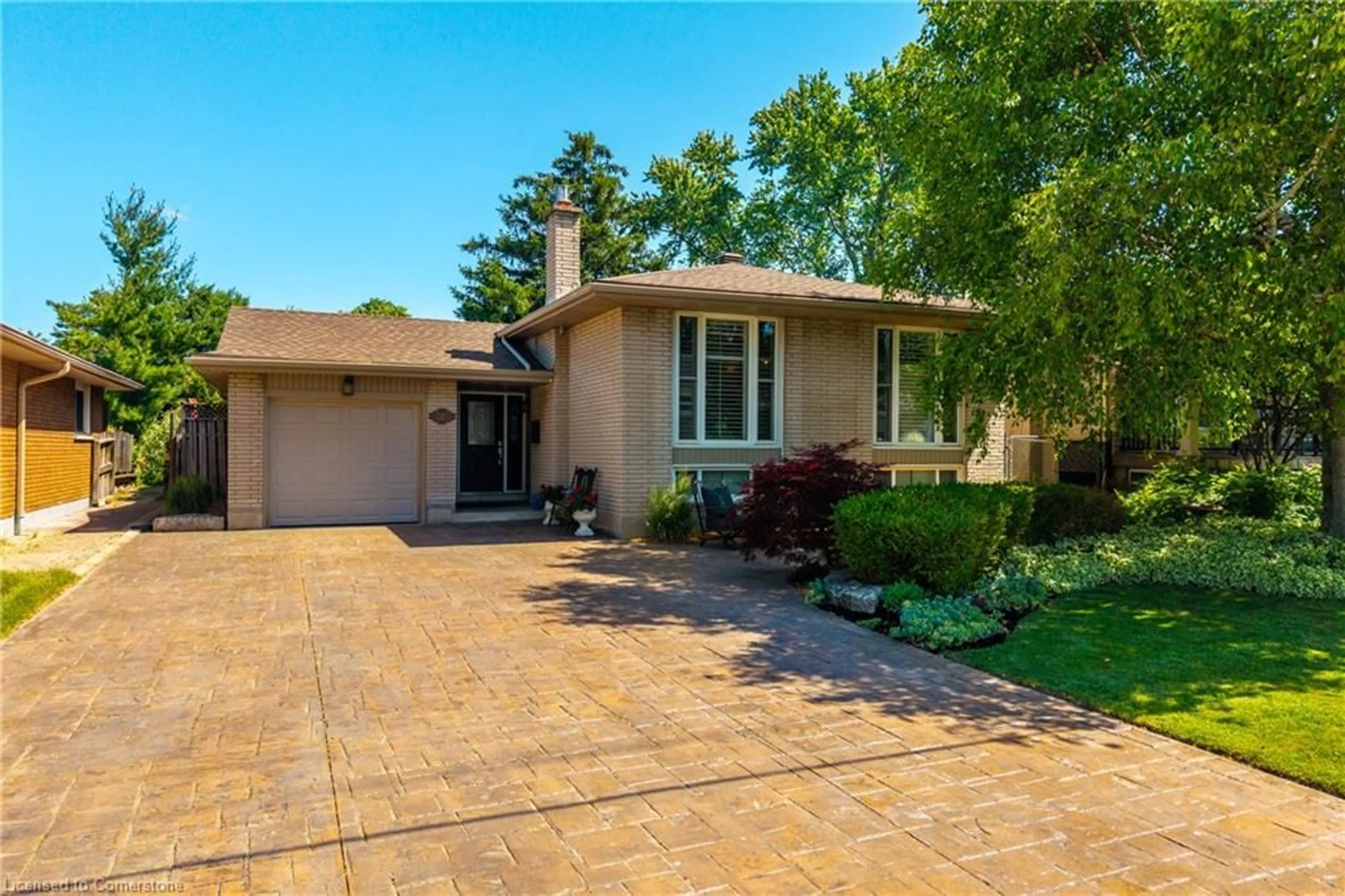 Home with brick exterior material, street for 31 Valecrest Ave, Hamilton Ontario L8T 1K7