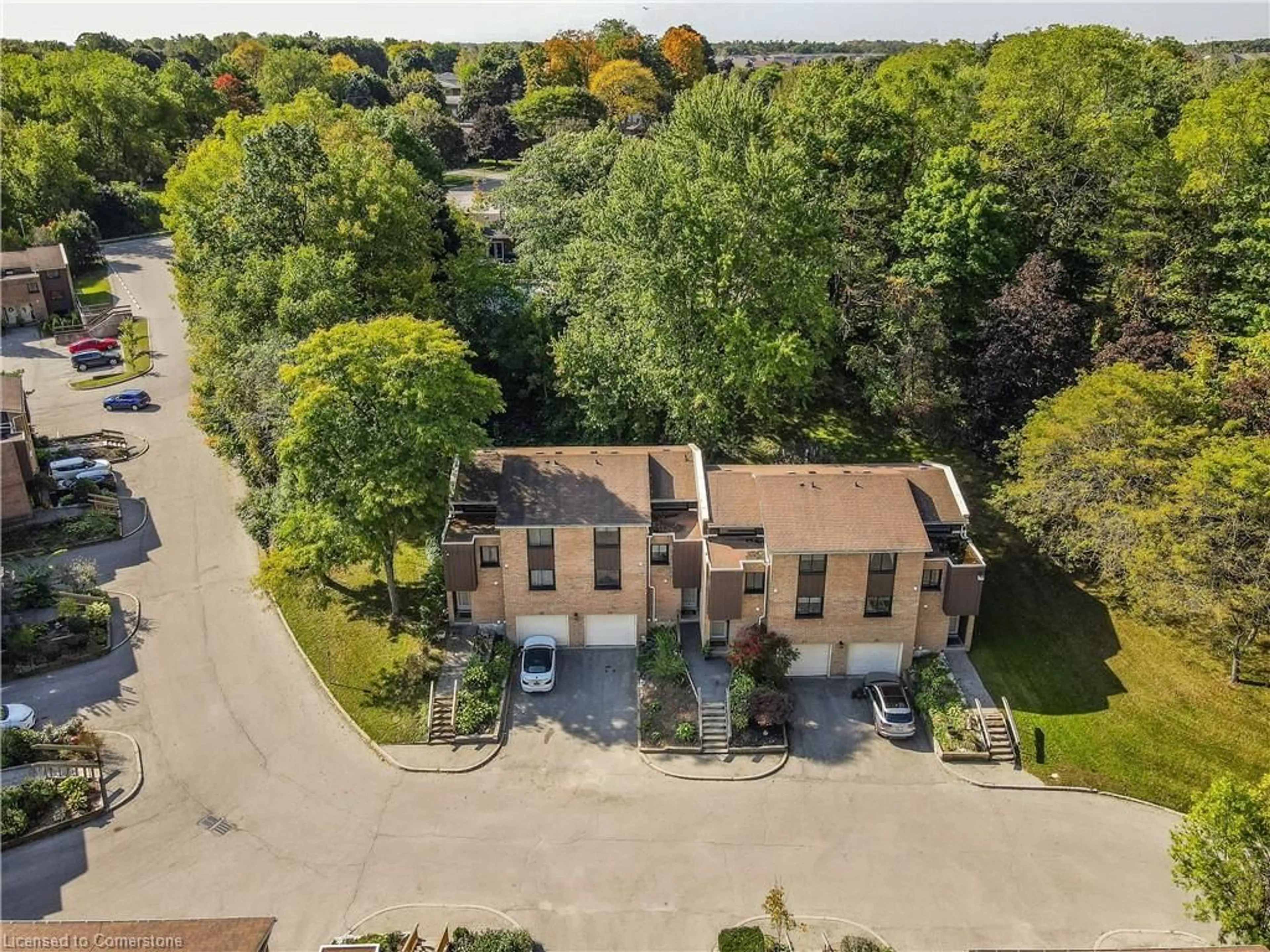 A pic from outside/outdoor area/front of a property/back of a property/a pic from drone, street for 220 Salisbury Ave #28, Cambridge Ontario N1S 1K5