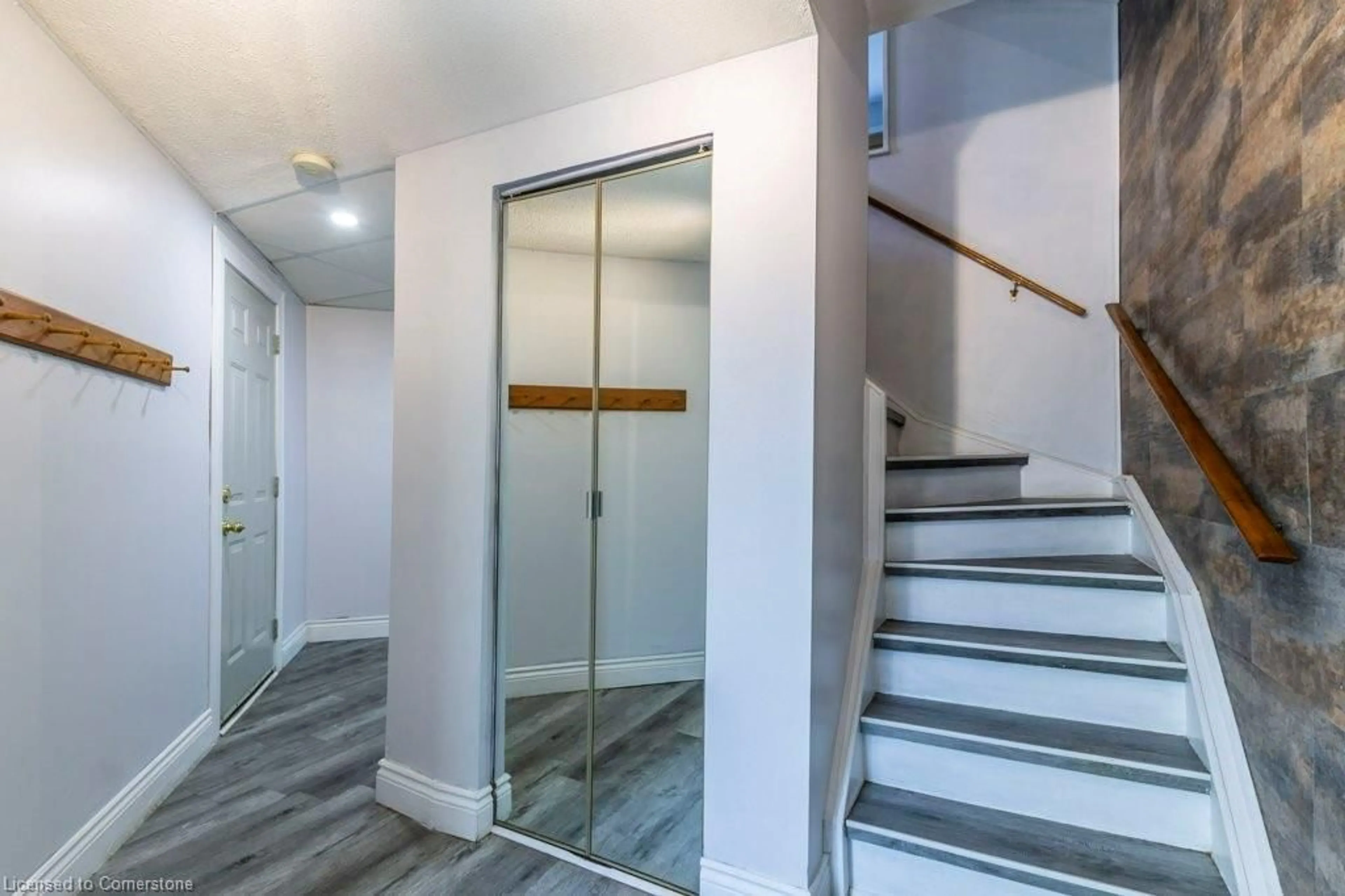 Indoor foyer for 60 Elmsdale Dr #63, Kitchener Ontario N2E 2G4