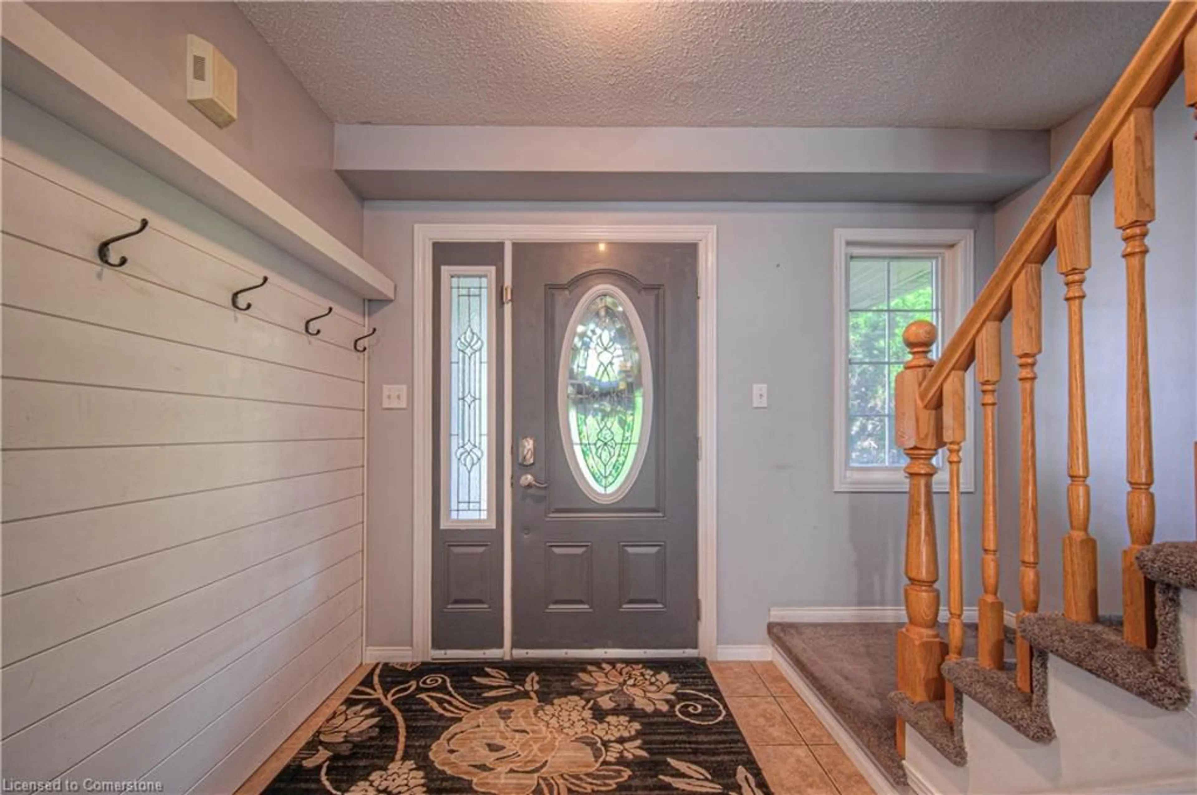 Indoor entryway for 170 Adler Dr, Cambridge Ontario N3C 4J5