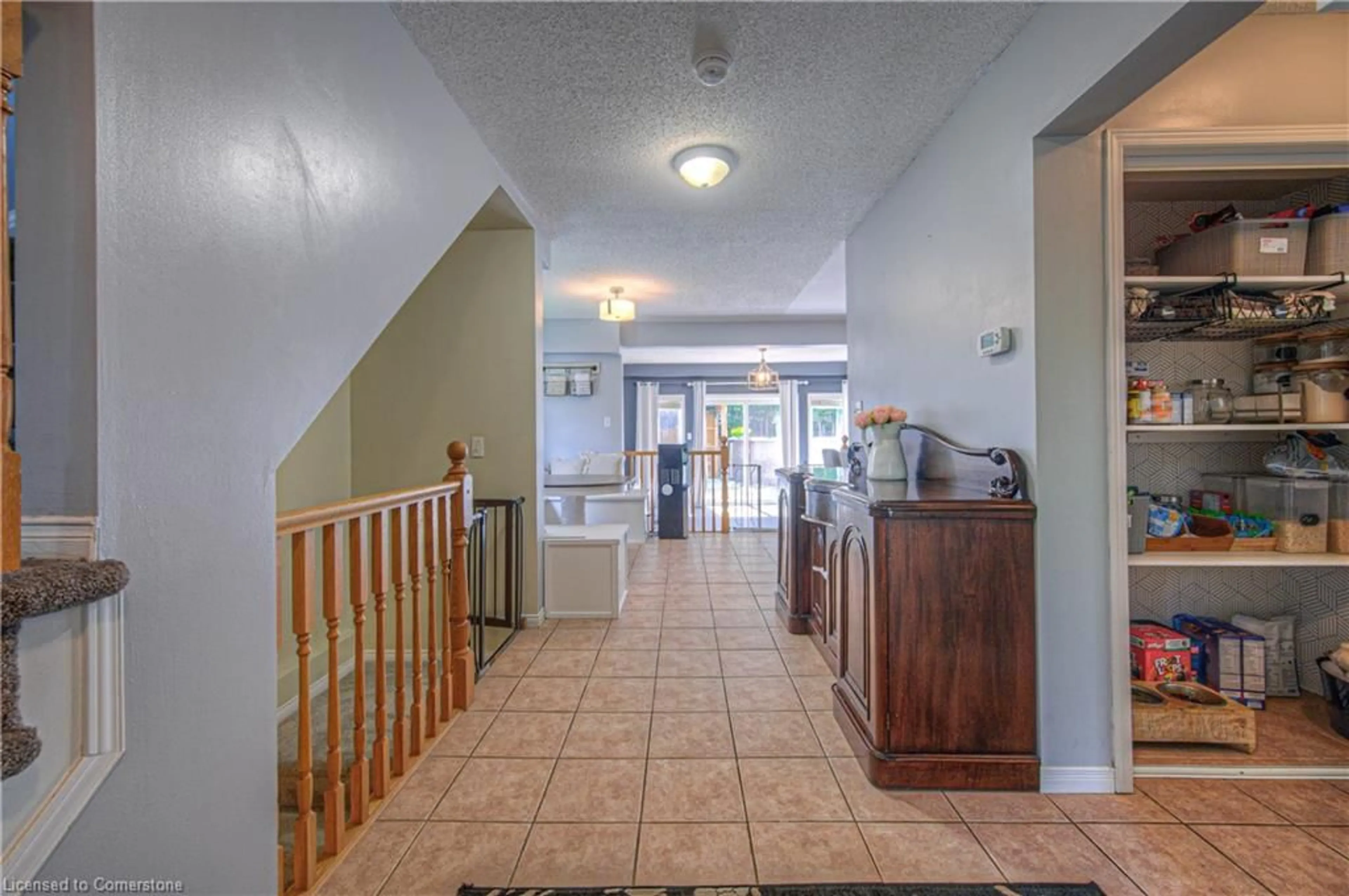 Indoor foyer for 170 Adler Dr, Cambridge Ontario N3C 4J5