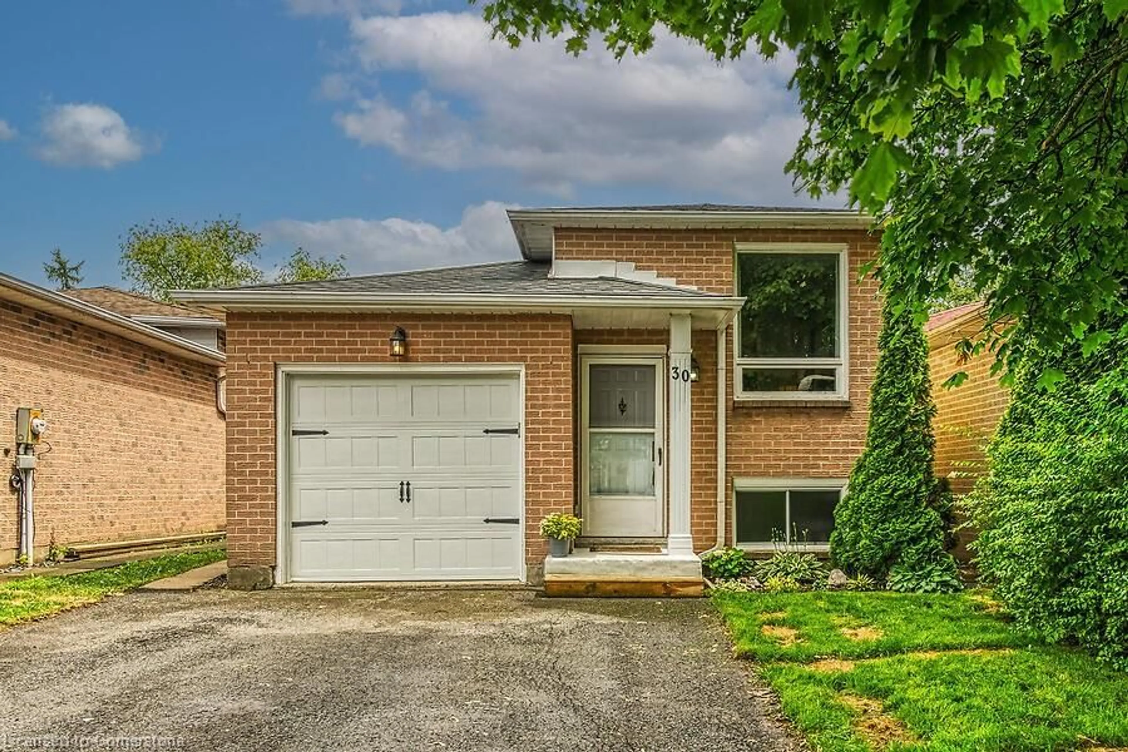 Home with brick exterior material, street for 30 Lampman Cres, Thorold Ontario L2V 4K7
