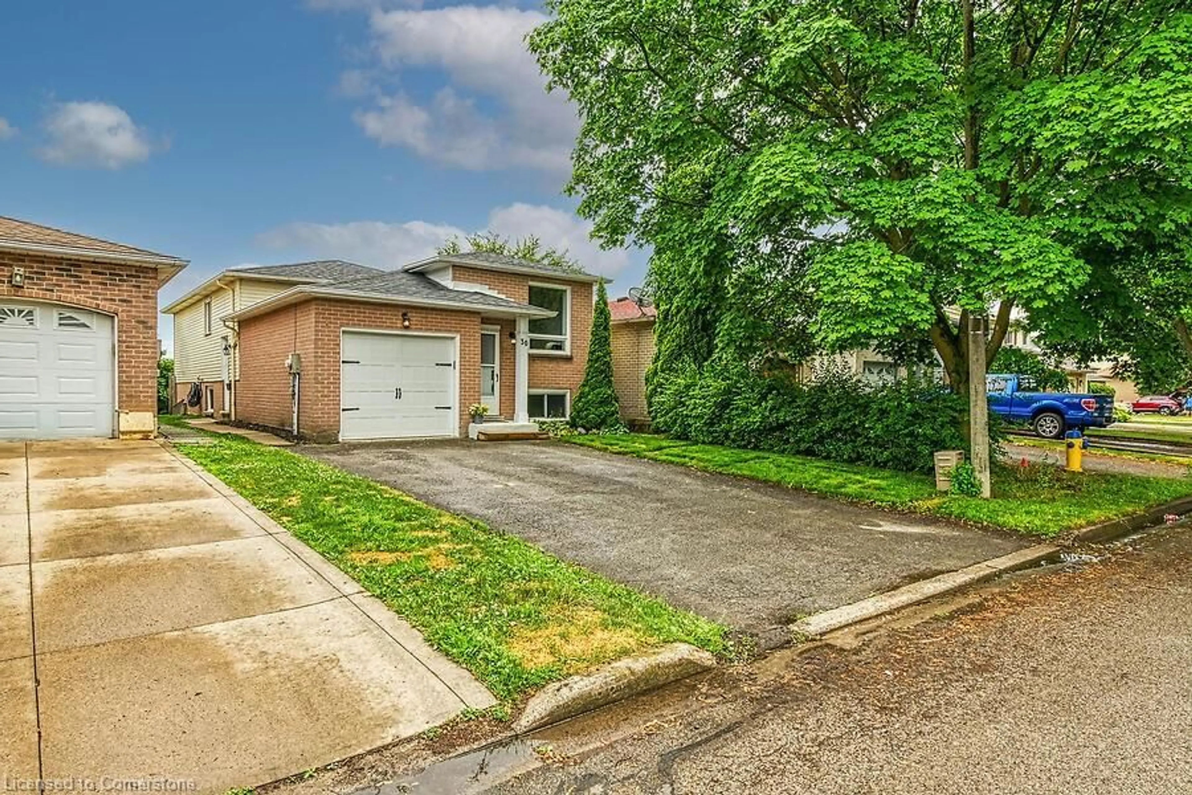 Home with brick exterior material, street for 30 Lampman Cres, Thorold Ontario L2V 4K7