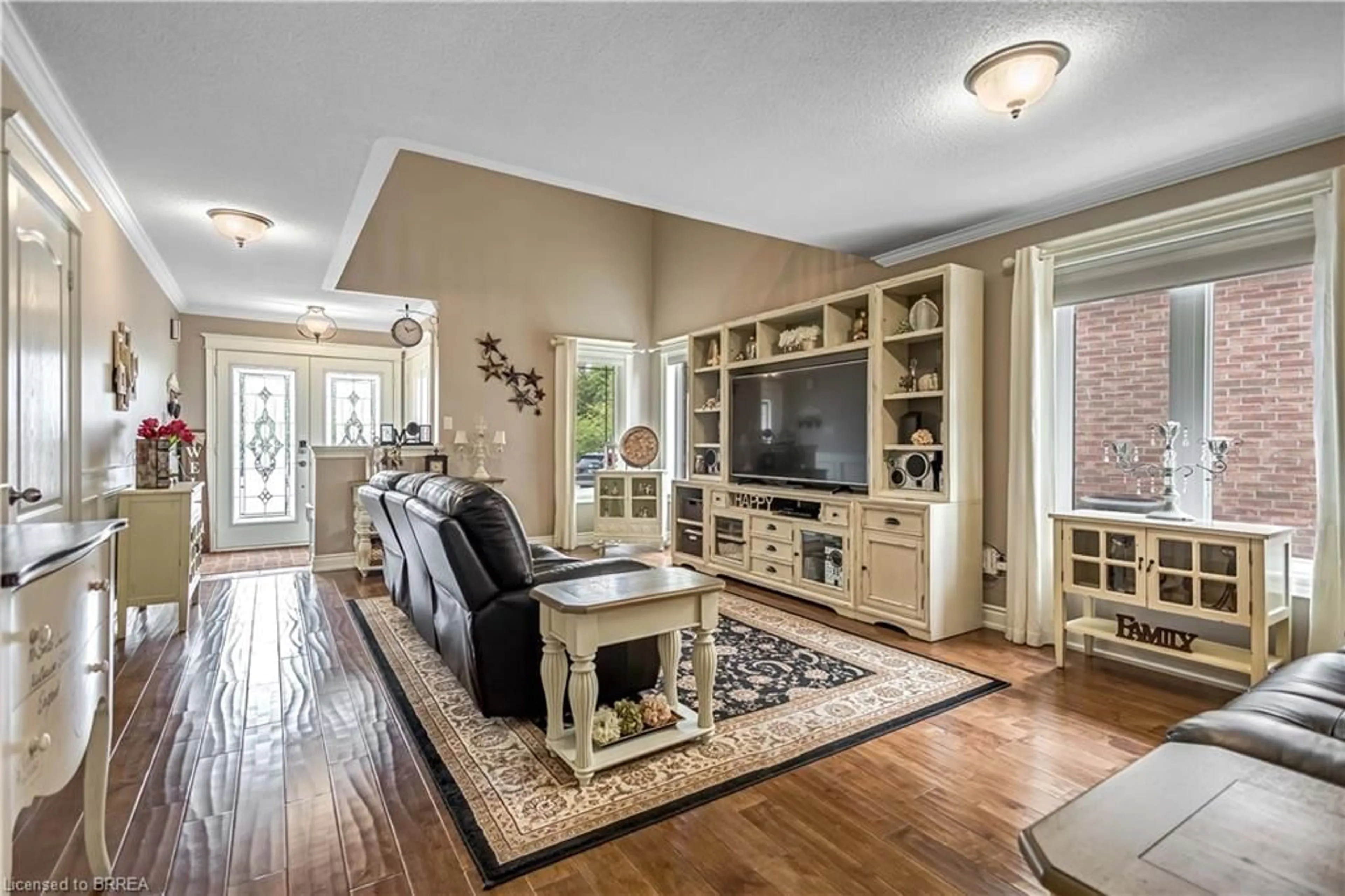Living room with furniture, unknown for 42 Davidson Crt, Brantford Ontario N3S 0C6