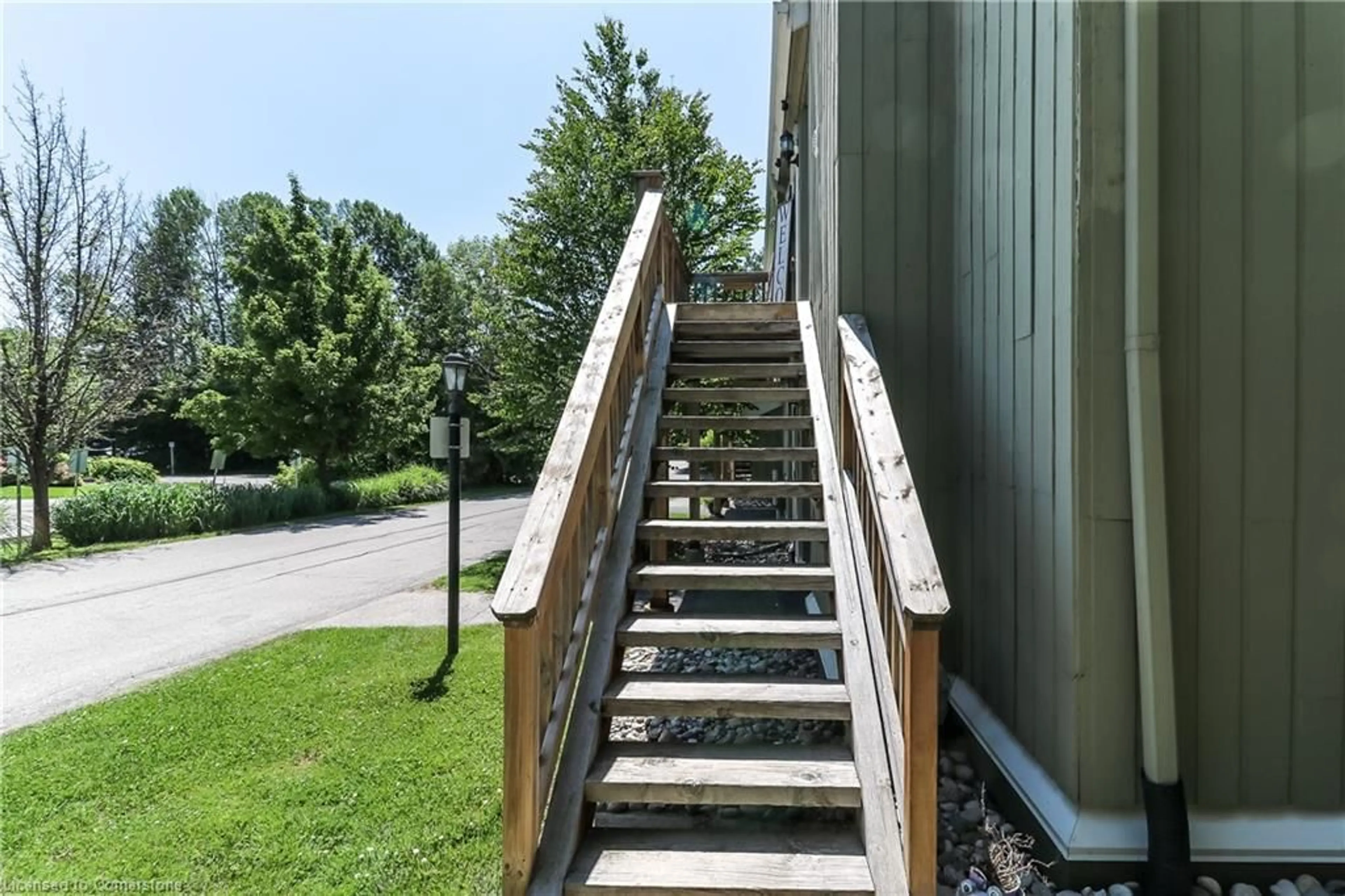 Stairs for 15 Dawson Dr #3, Collingwood Ontario L9Y 3Z5