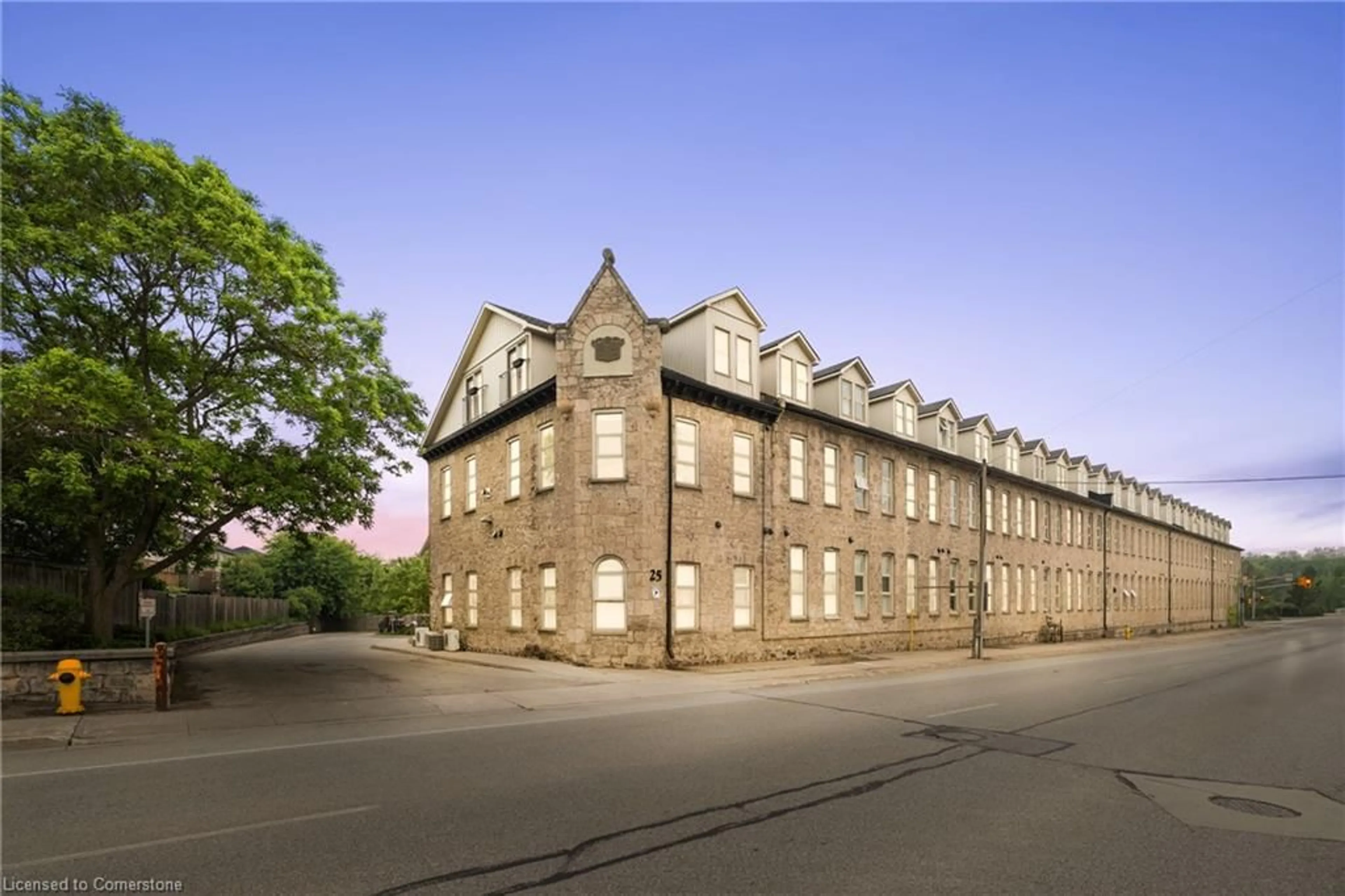 A pic from outside/outdoor area/front of a property/back of a property/a pic from drone, building for 25 Concession St #215, Cambridge Ontario N1R 2G6