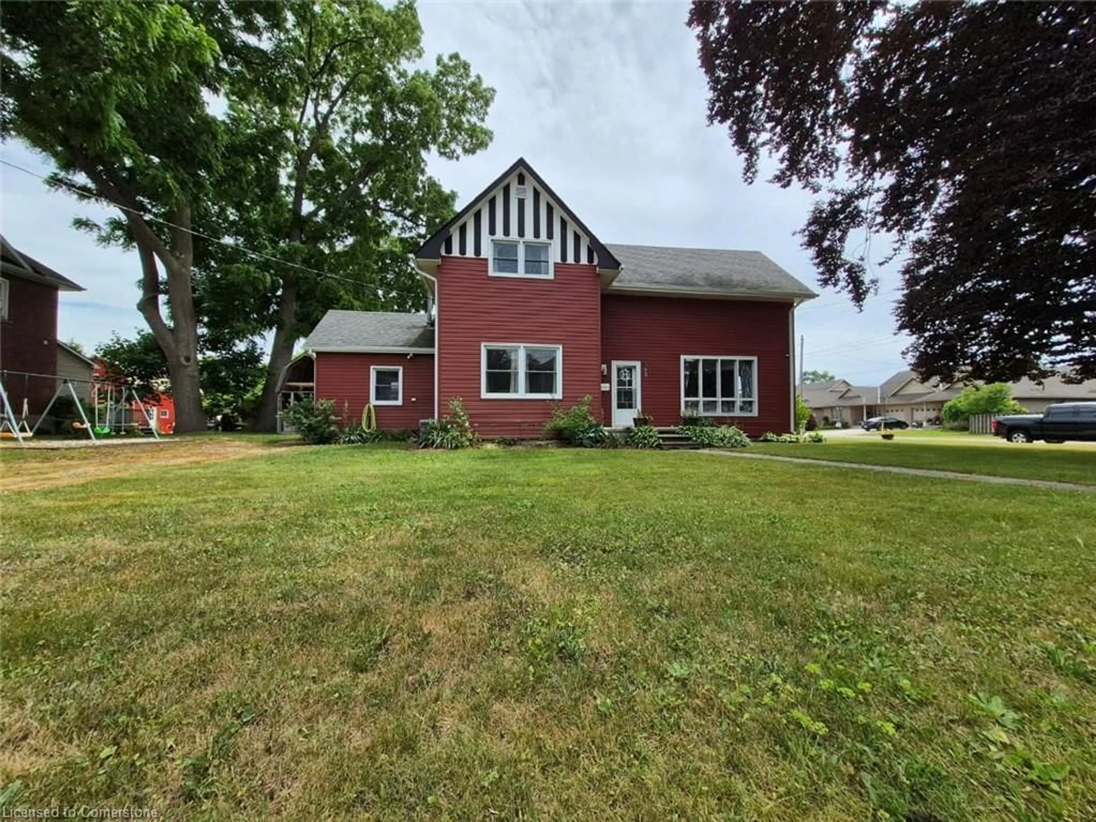 A pic from outside/outdoor area/front of a property/back of a property/a pic from drone, unknown for 603 Cedar St, Dunnville Ontario N1A 2J7