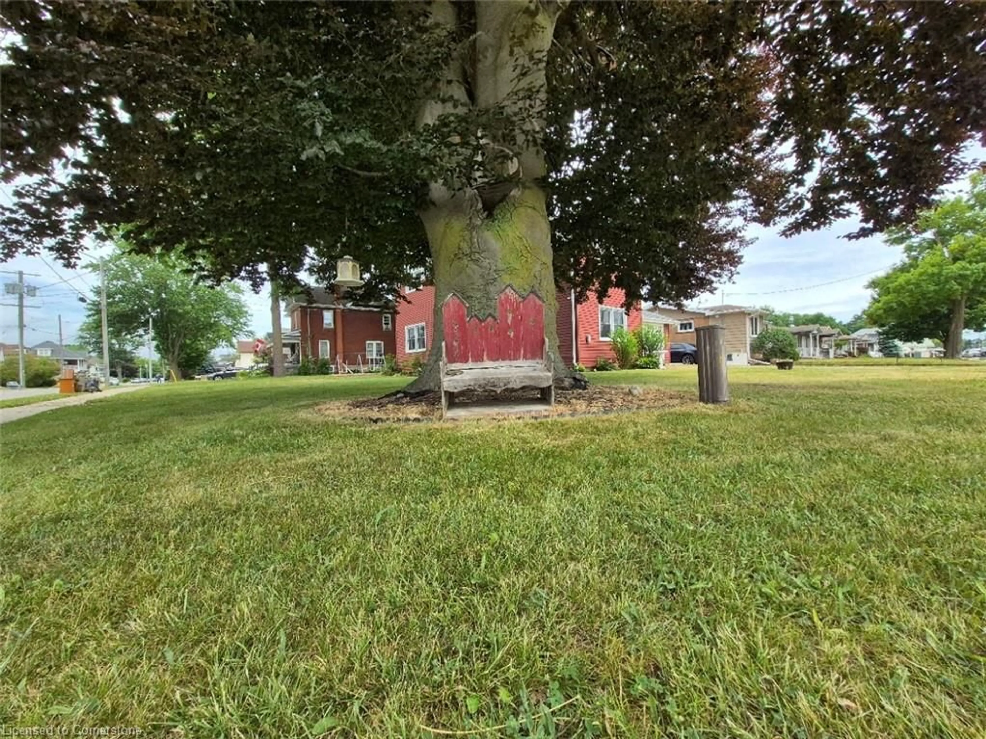 A pic from outside/outdoor area/front of a property/back of a property/a pic from drone, unknown for 603 Cedar St, Dunnville Ontario N1A 2J7