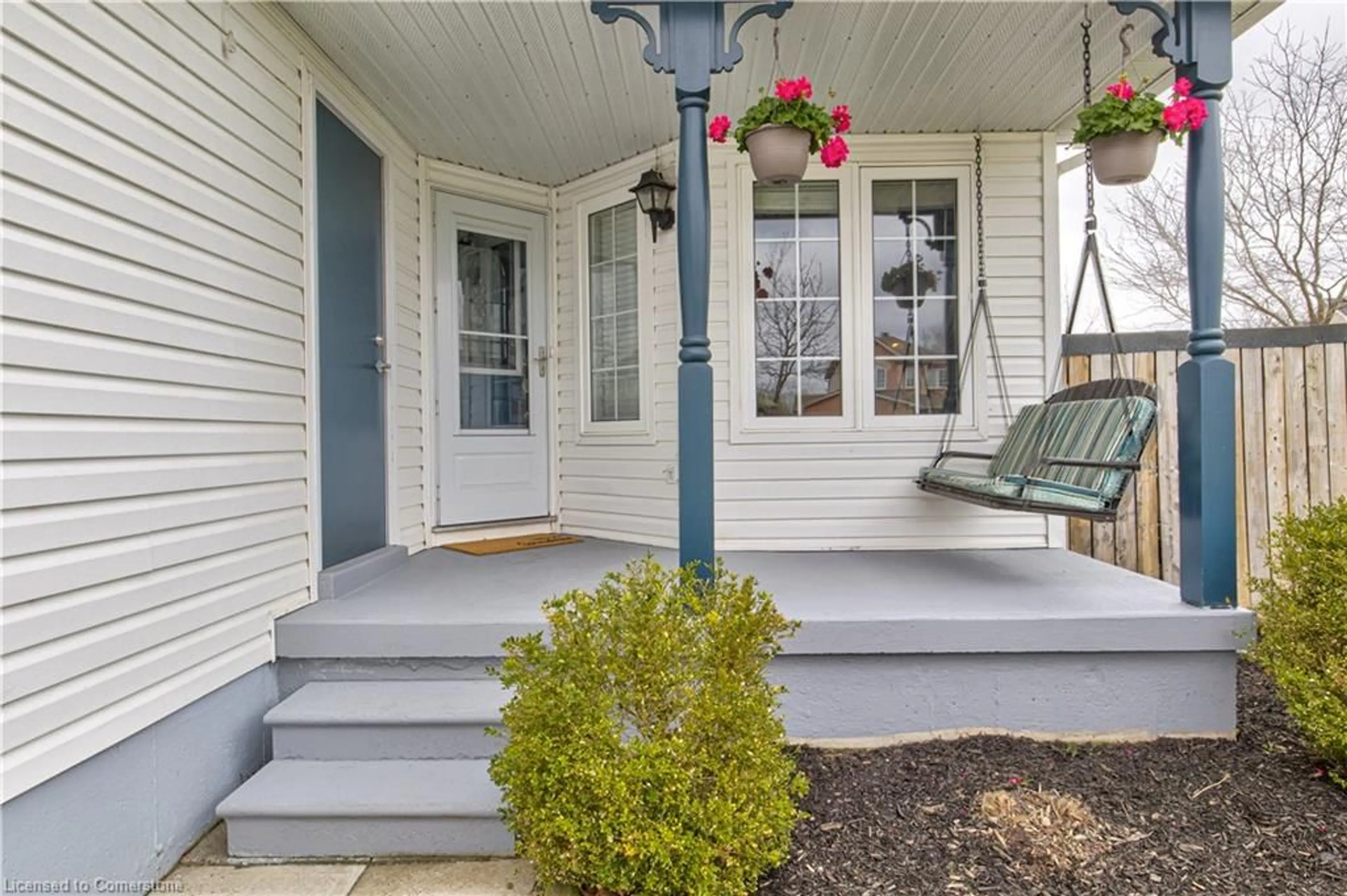 Indoor entryway for 58 Langlaw Dr, Cambridge Ontario N1P 1J1