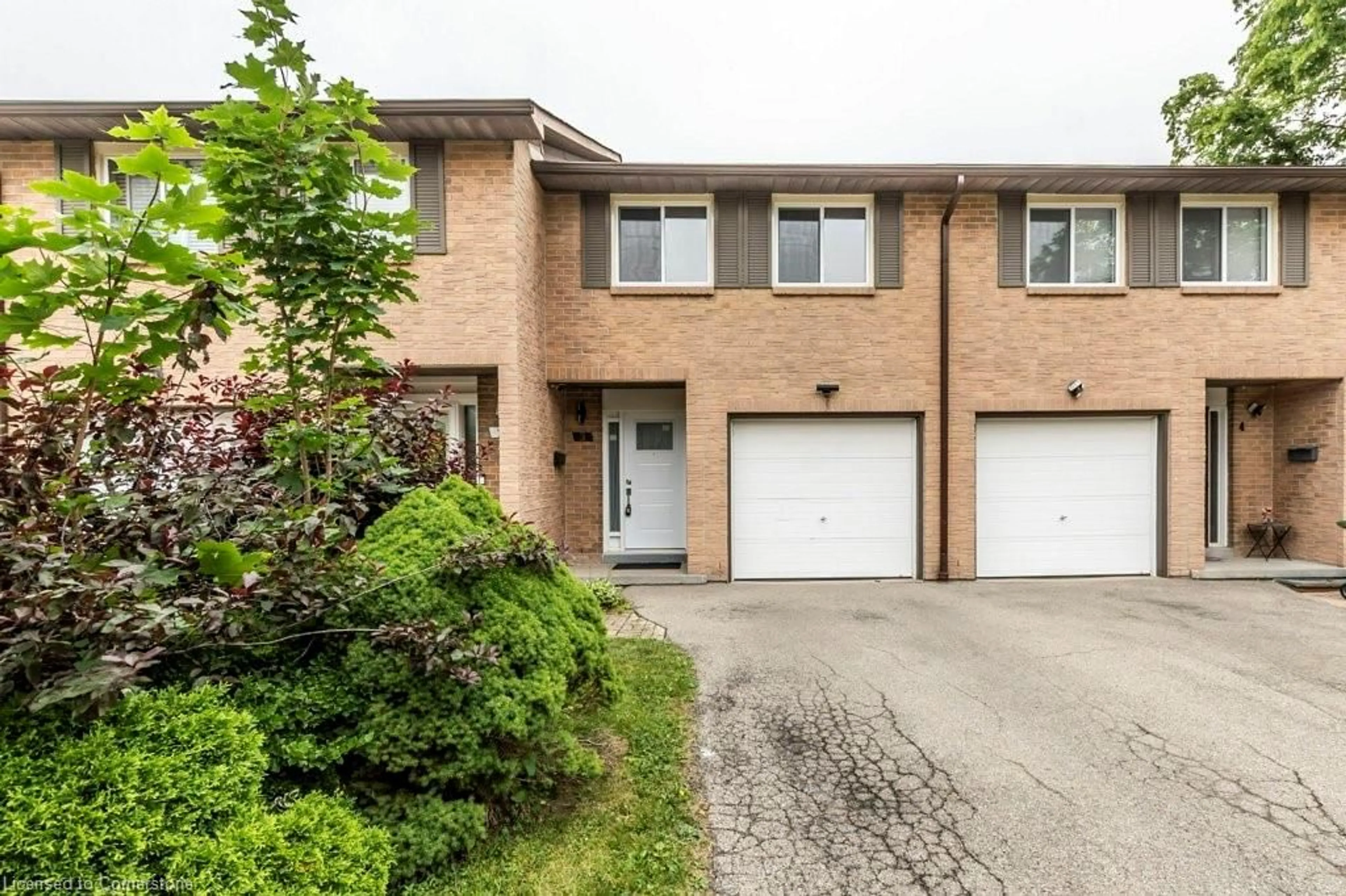 Home with brick exterior material, street for 66 Summercrest Dr #3, Hamilton Ontario L8K 6M6
