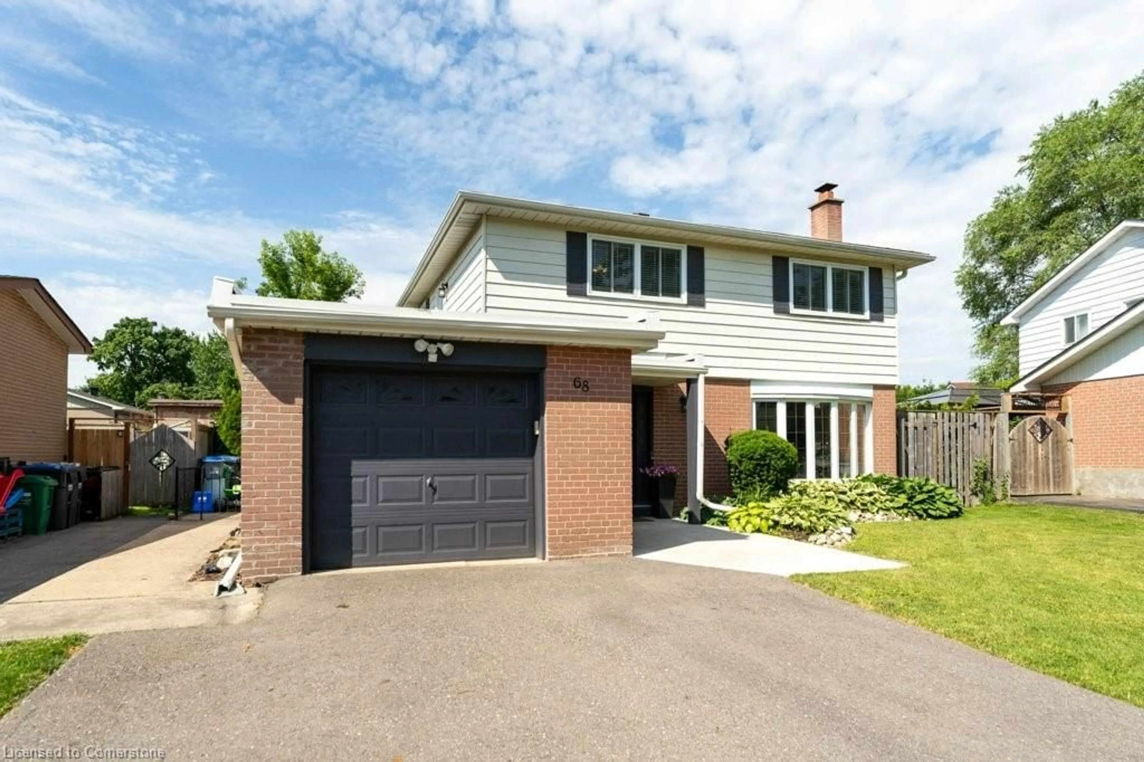 Home with brick exterior material, street for 68 Windermere Crt, Brampton Ontario L6X 2L6