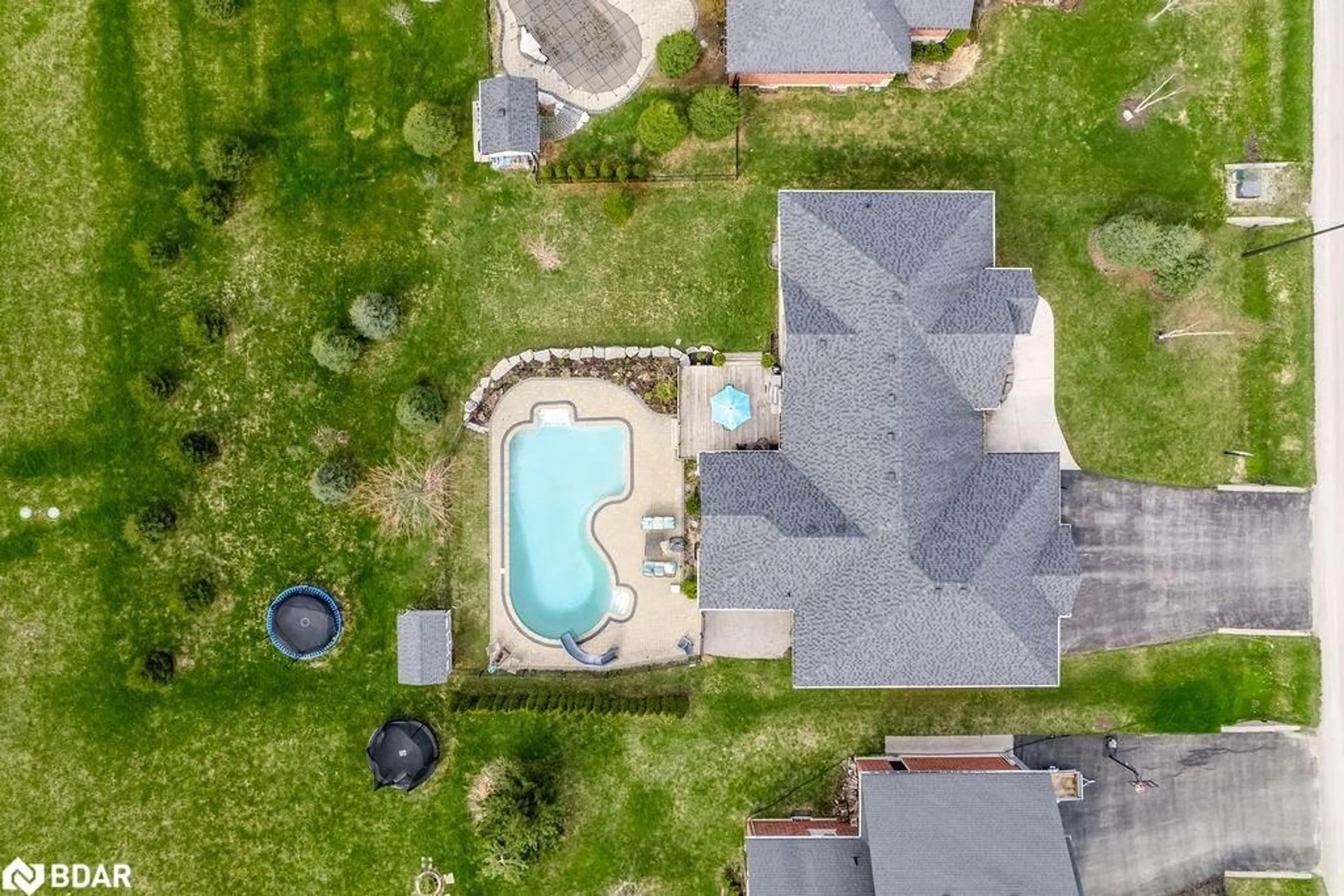 A pic from outside/outdoor area/front of a property/back of a property/a pic from drone, unknown for 25 Mennill Dr, Snow Valley Ontario L0L 1Y3