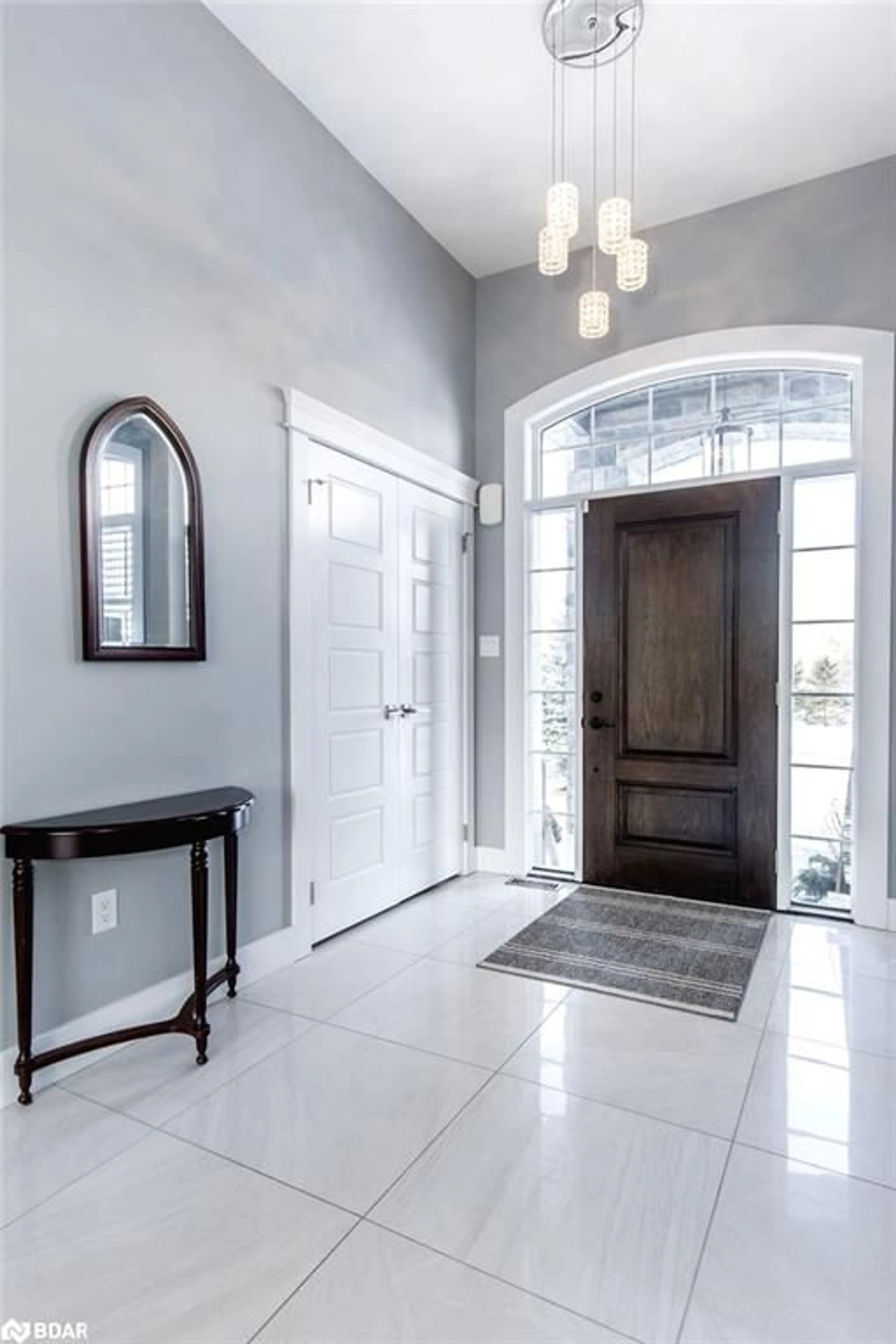 Indoor entryway for 25 Mennill Dr, Snow Valley Ontario L0L 1Y3
