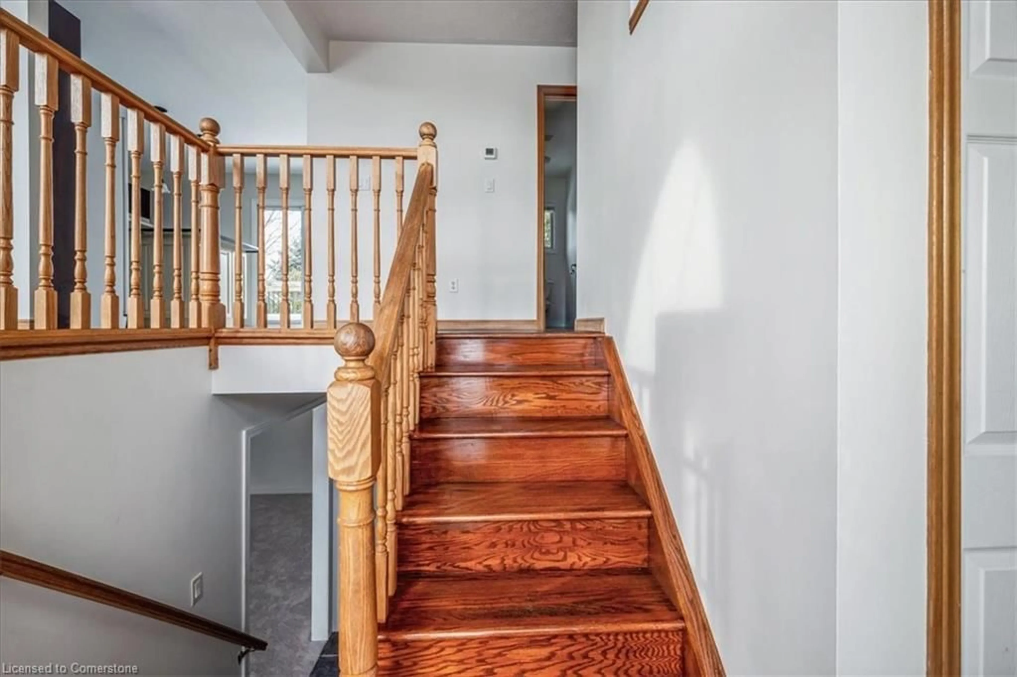 Stairs for 82 Whitlaw Way, Paris Ontario N3L 4B5