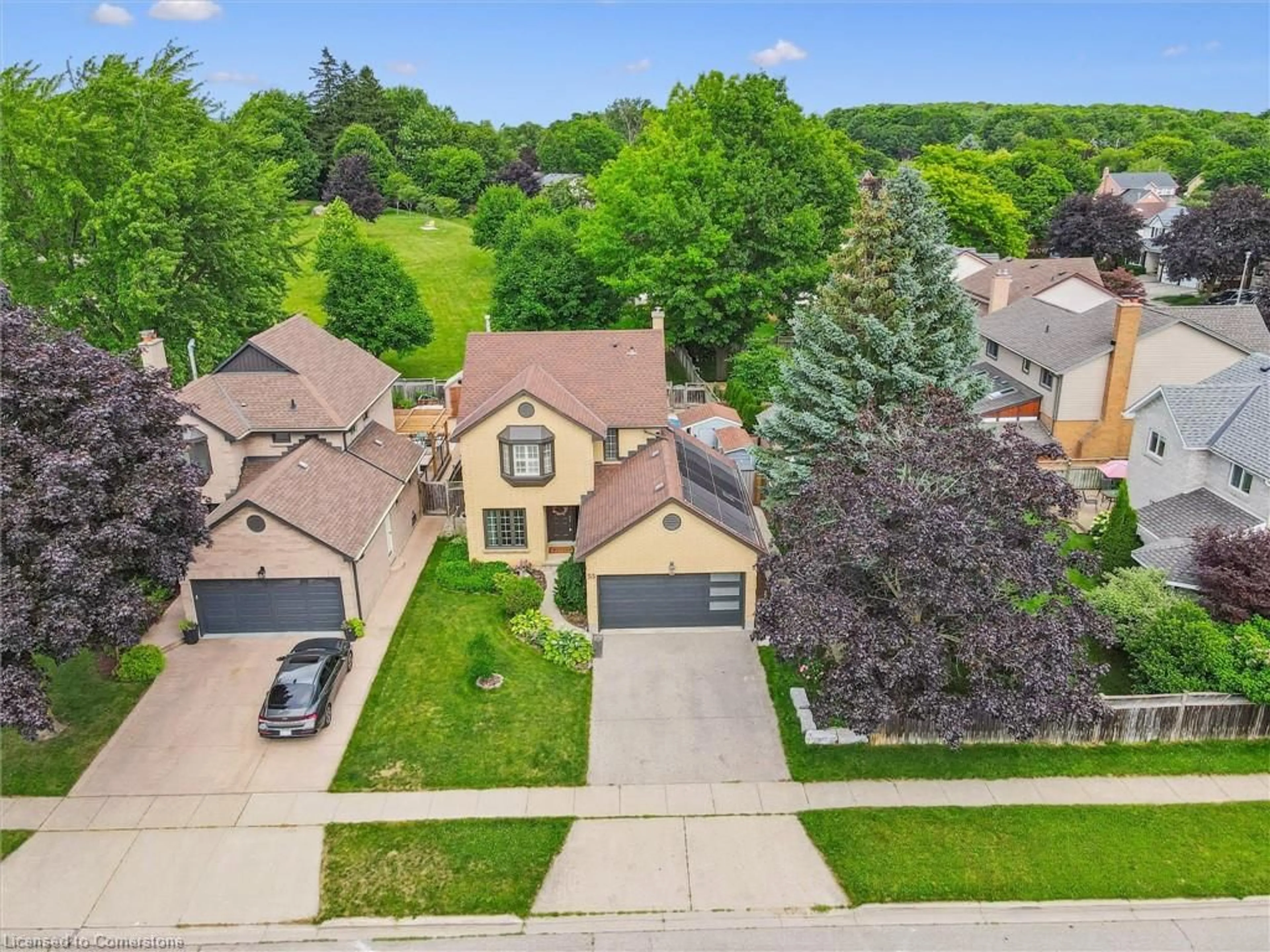 A pic from outside/outdoor area/front of a property/back of a property/a pic from drone, street for 53 Cowan Blvd, Cambridge Ontario N1T 1E6