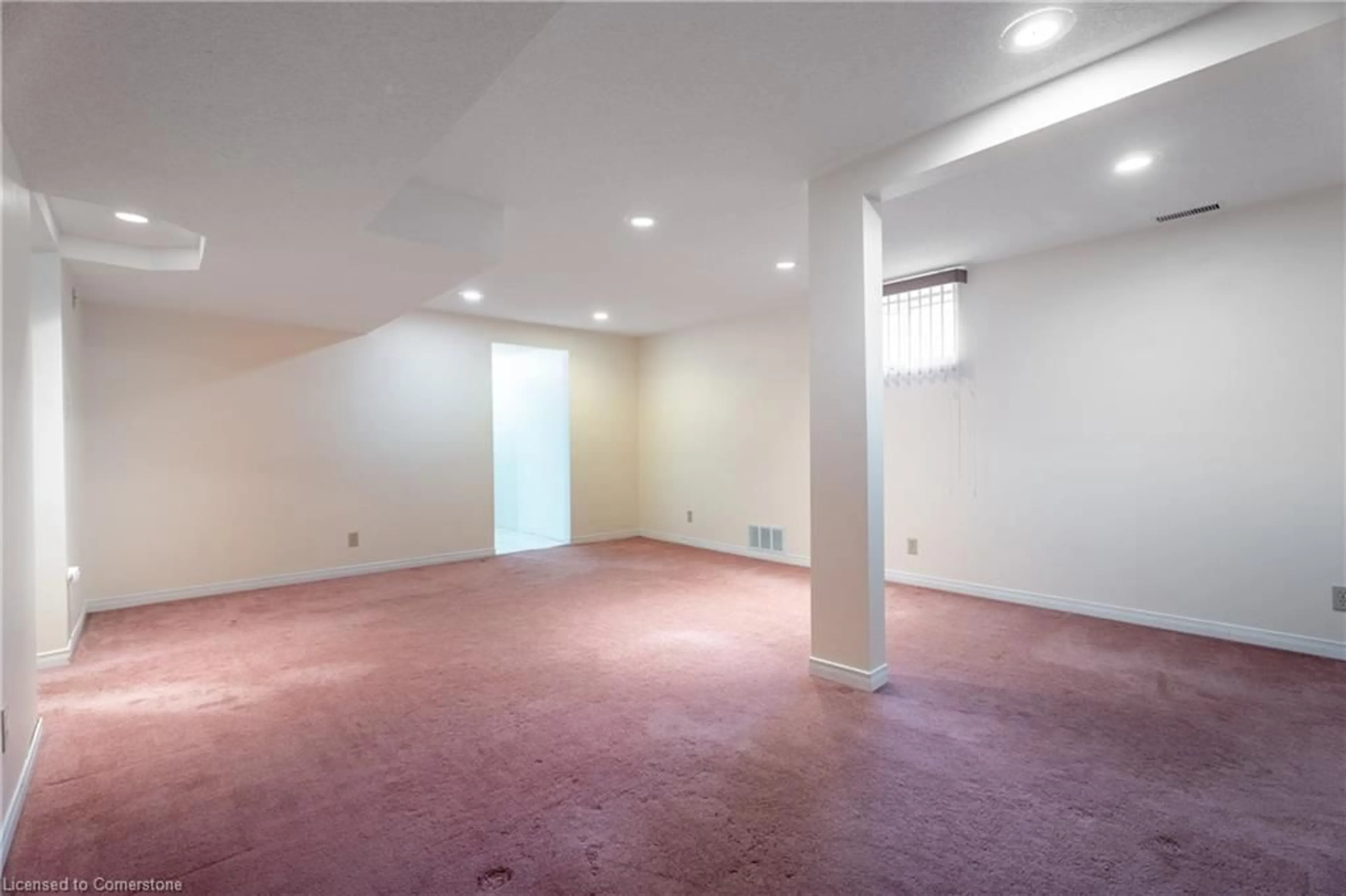 A pic of a room for 54 Goldcrest Dr, Stoney Creek Ontario L8G 4T6