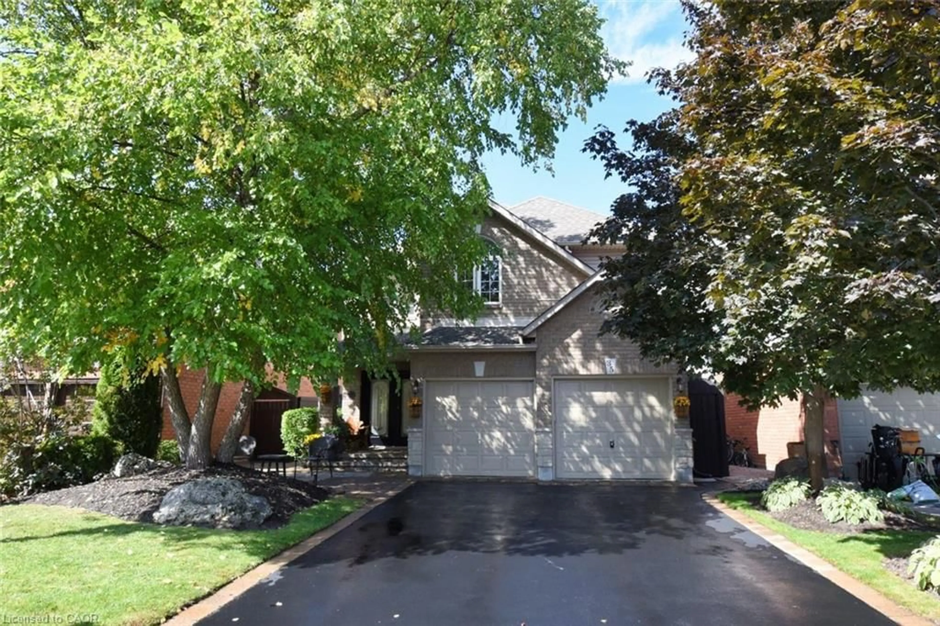 Home with brick exterior material, street for 35 Eringate Dr, Stoney Creek Ontario L8J 3Y4