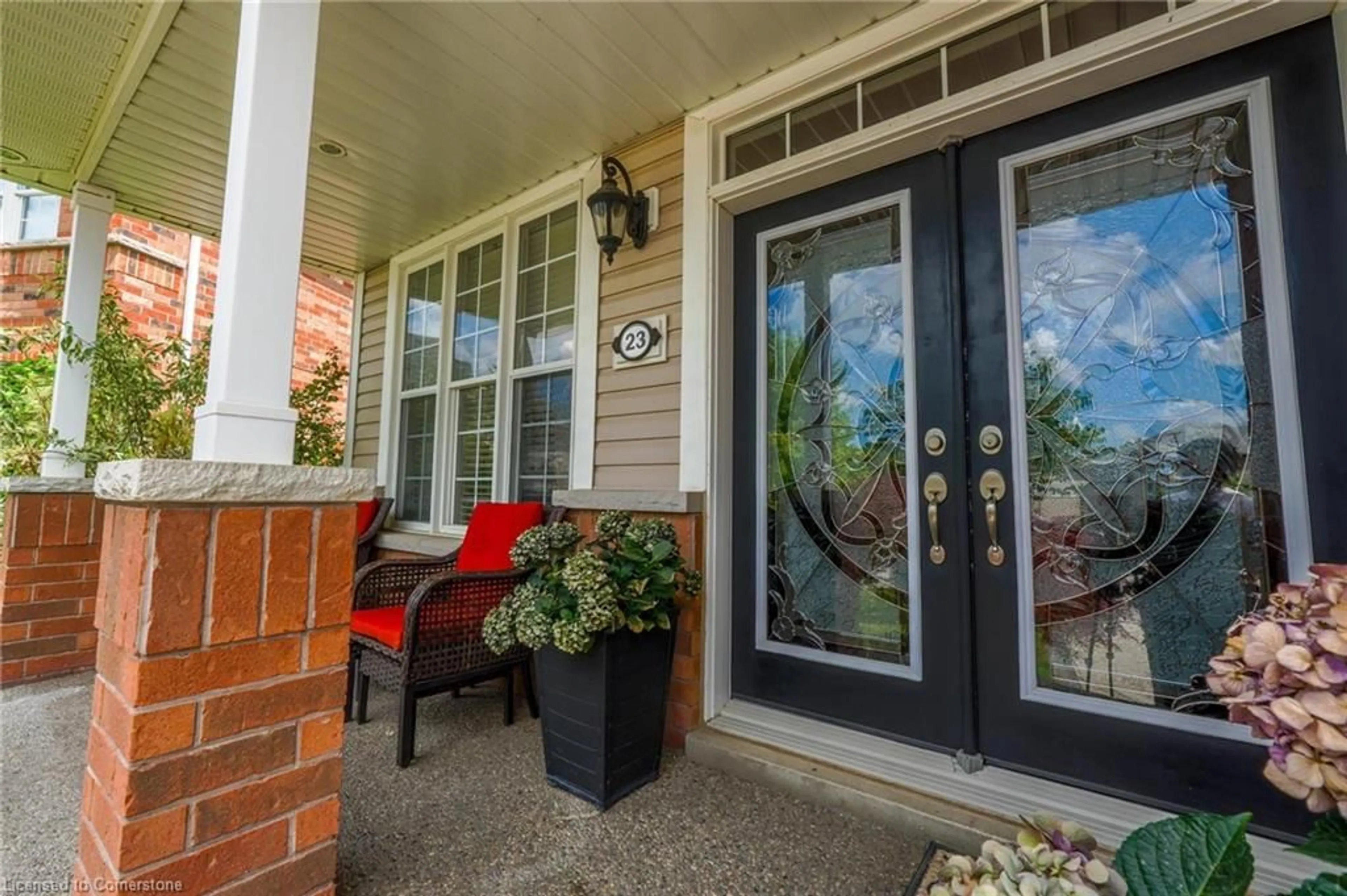 Indoor entryway for 23 Mathews Crt, Brantford Ontario N3T 0A9