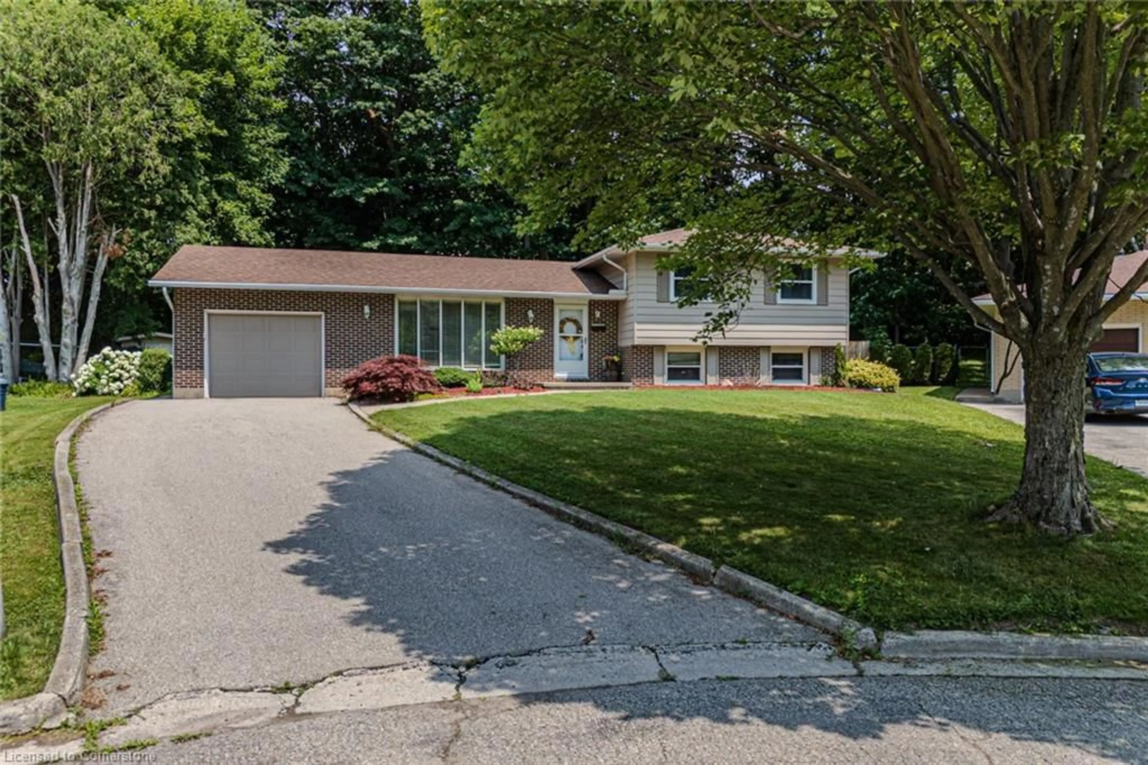 Home with vinyl exterior material, street for 9 Eden Pl, Simcoe Ontario N3Y 3K9