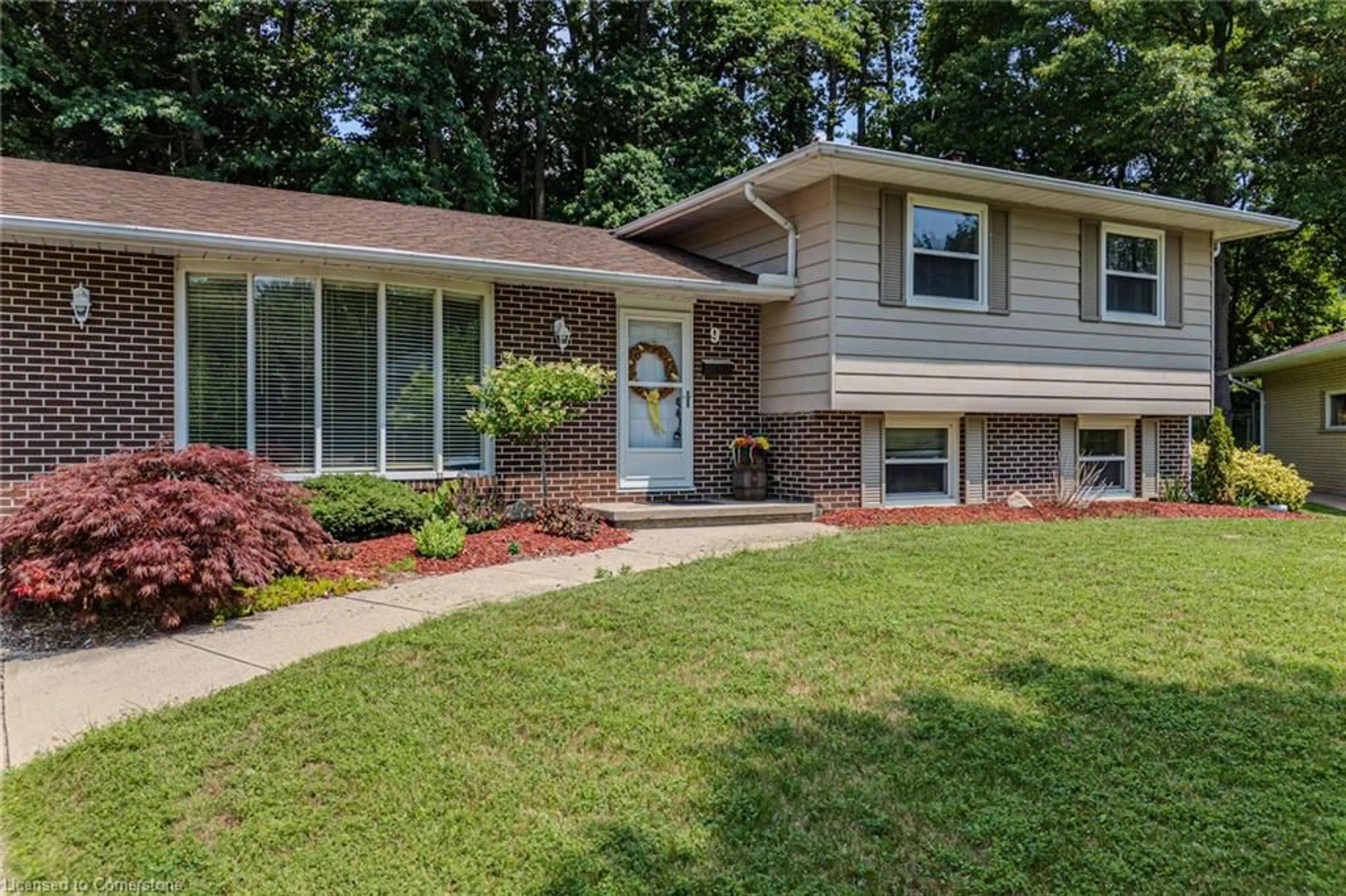 Home with vinyl exterior material, street for 9 Eden Pl, Simcoe Ontario N3Y 3K9