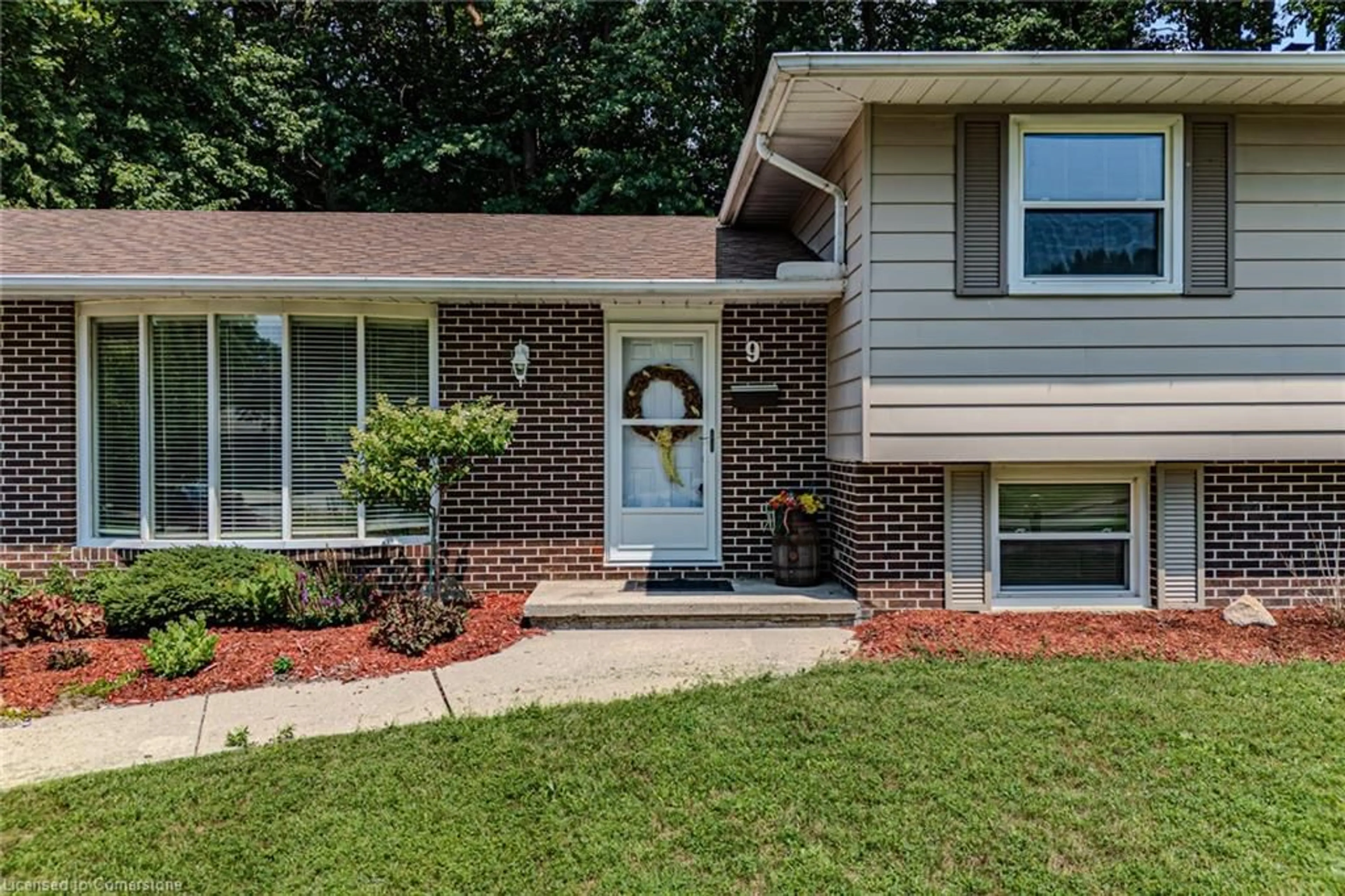 Home with brick exterior material, street for 9 Eden Pl, Simcoe Ontario N3Y 3K9