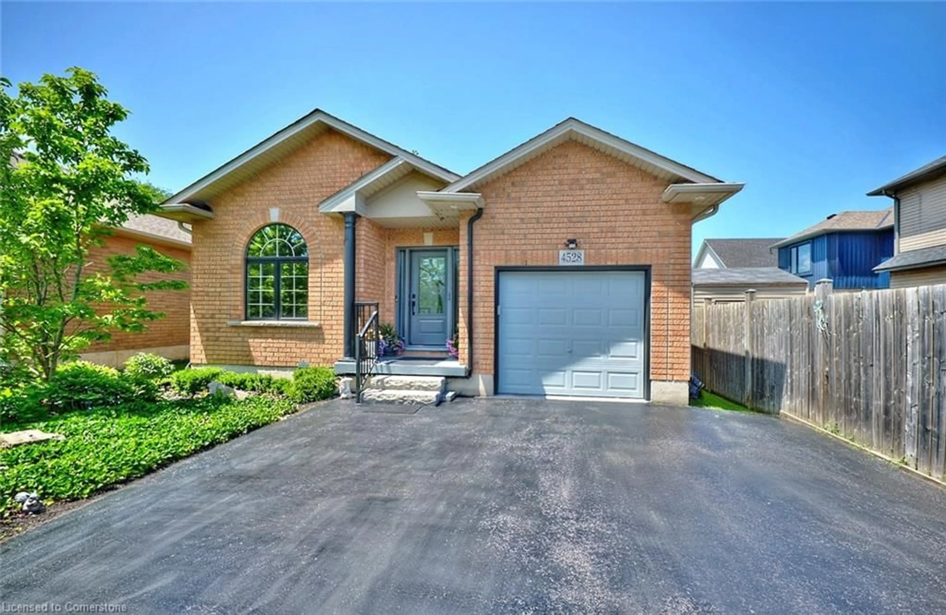 Home with brick exterior material, street for 4528 Frances Cres, Beamsville Ontario L3J 0E8