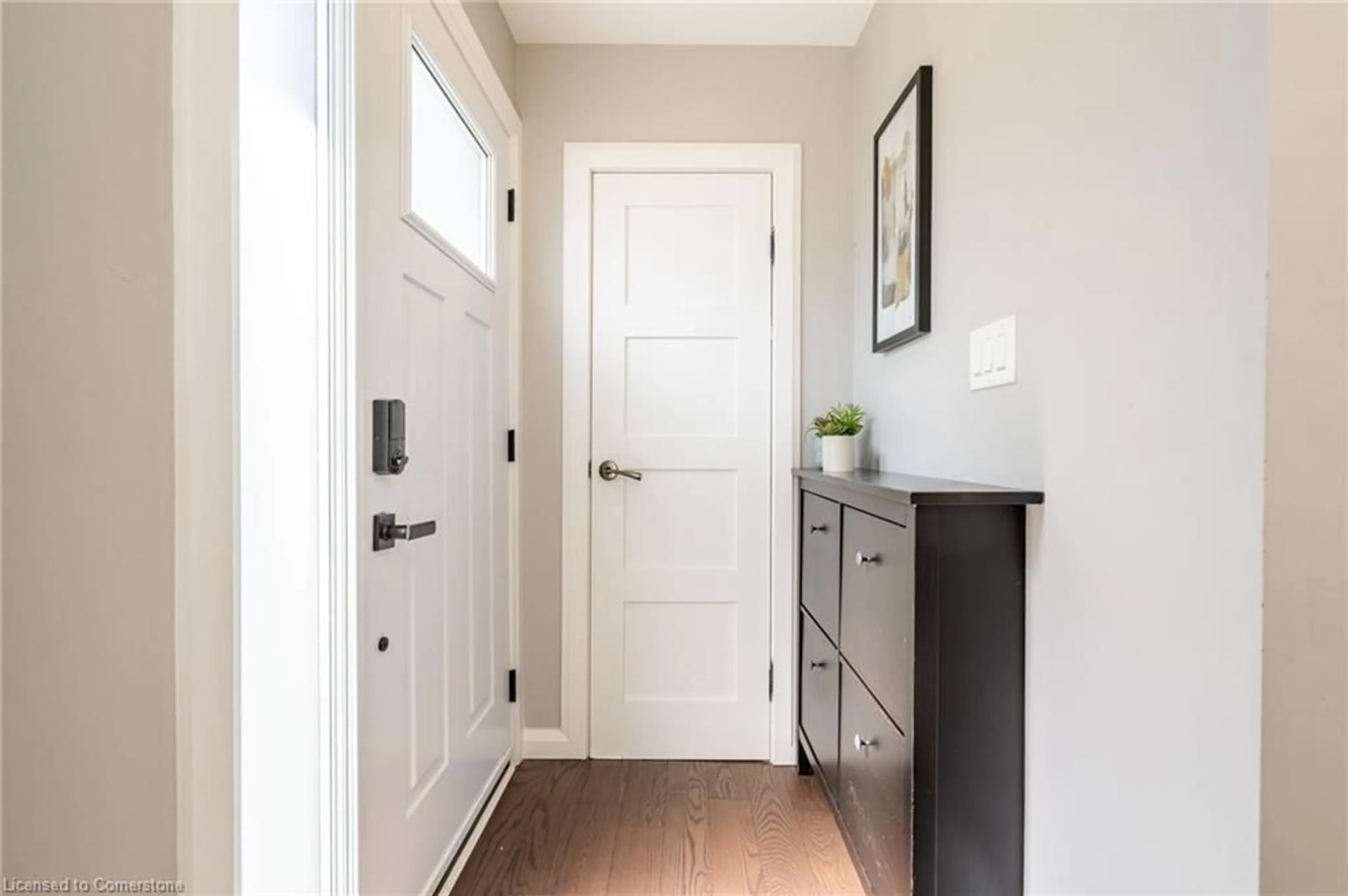 Indoor entryway for 2361 Alma Dale Ave, Burlington Ontario L7P 1S2