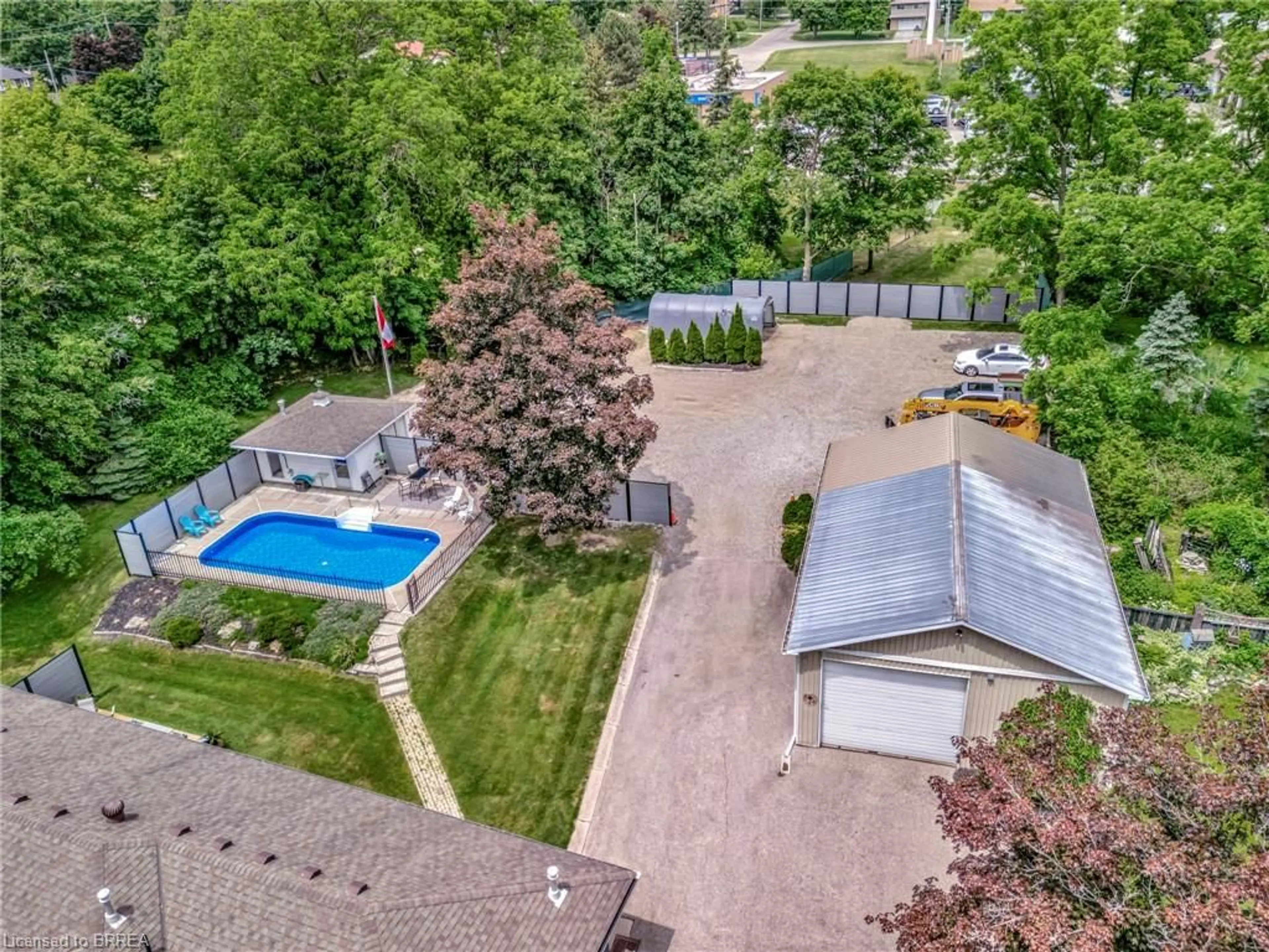 A pic from outside/outdoor area/front of a property/back of a property/a pic from drone, street for 25 High St, St. George Ontario N0E 1N0