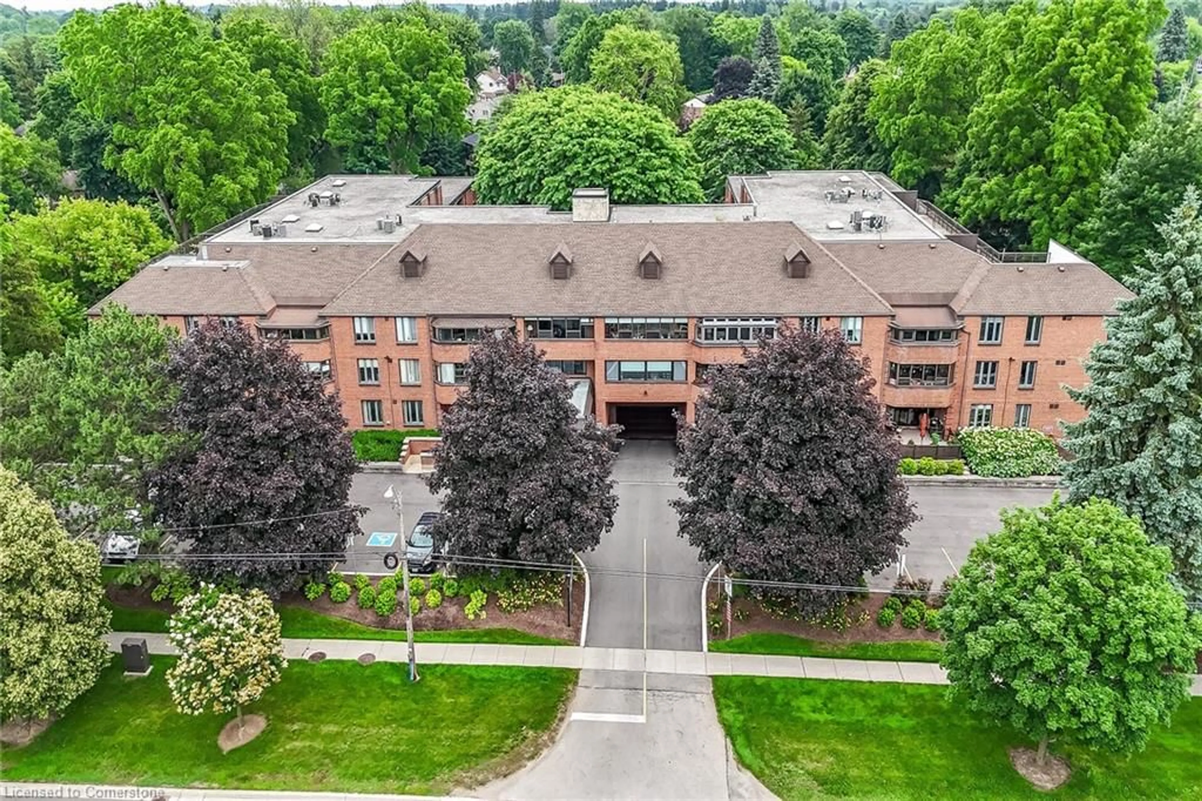 A pic from outside/outdoor area/front of a property/back of a property/a pic from drone, building for 150 Wilson St #308, Ancaster Ontario L9G 4E7