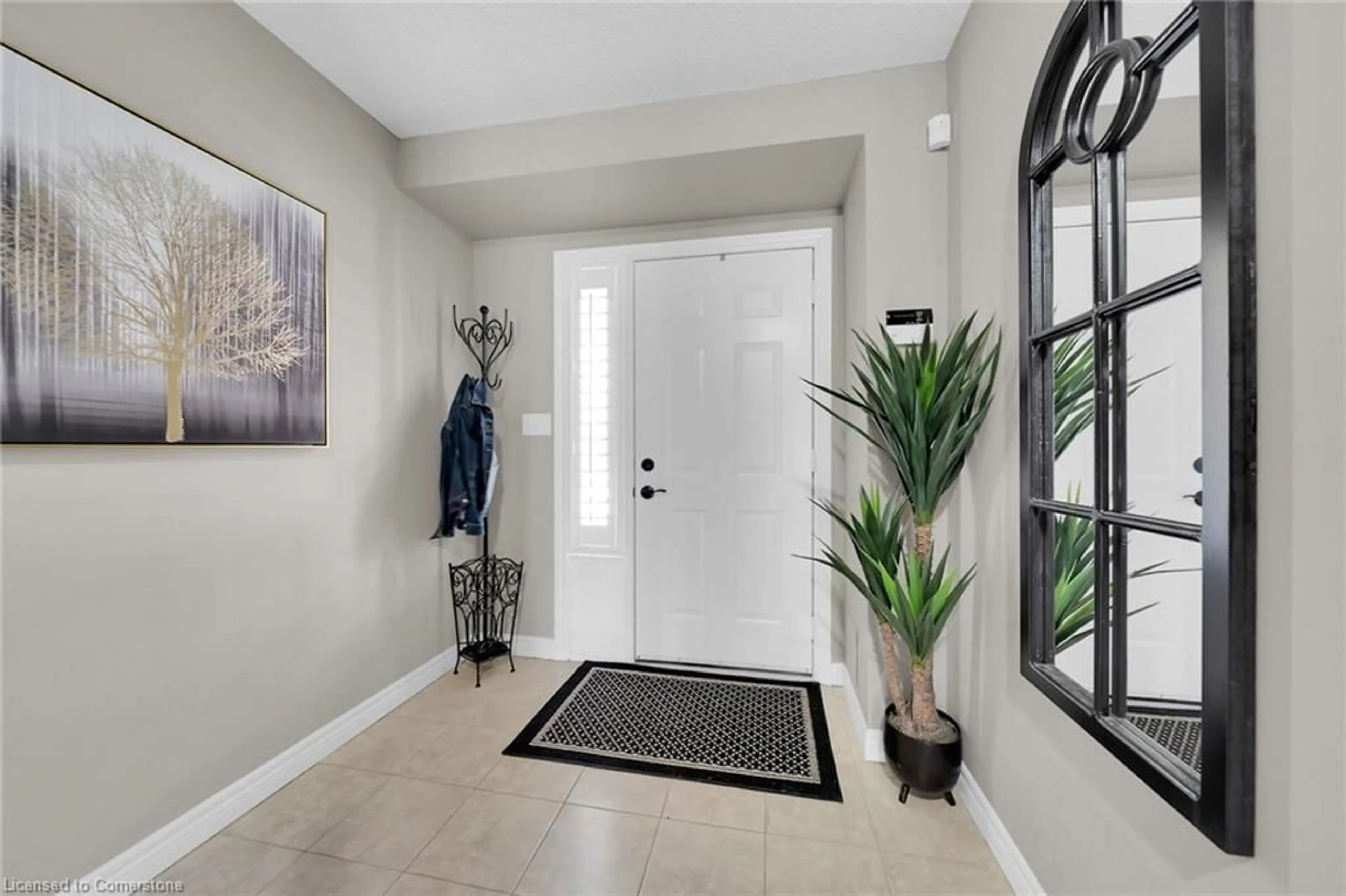 Indoor entryway for 1336 Upper Sherman Ave #20, Hamilton Ontario L8W 3Z2