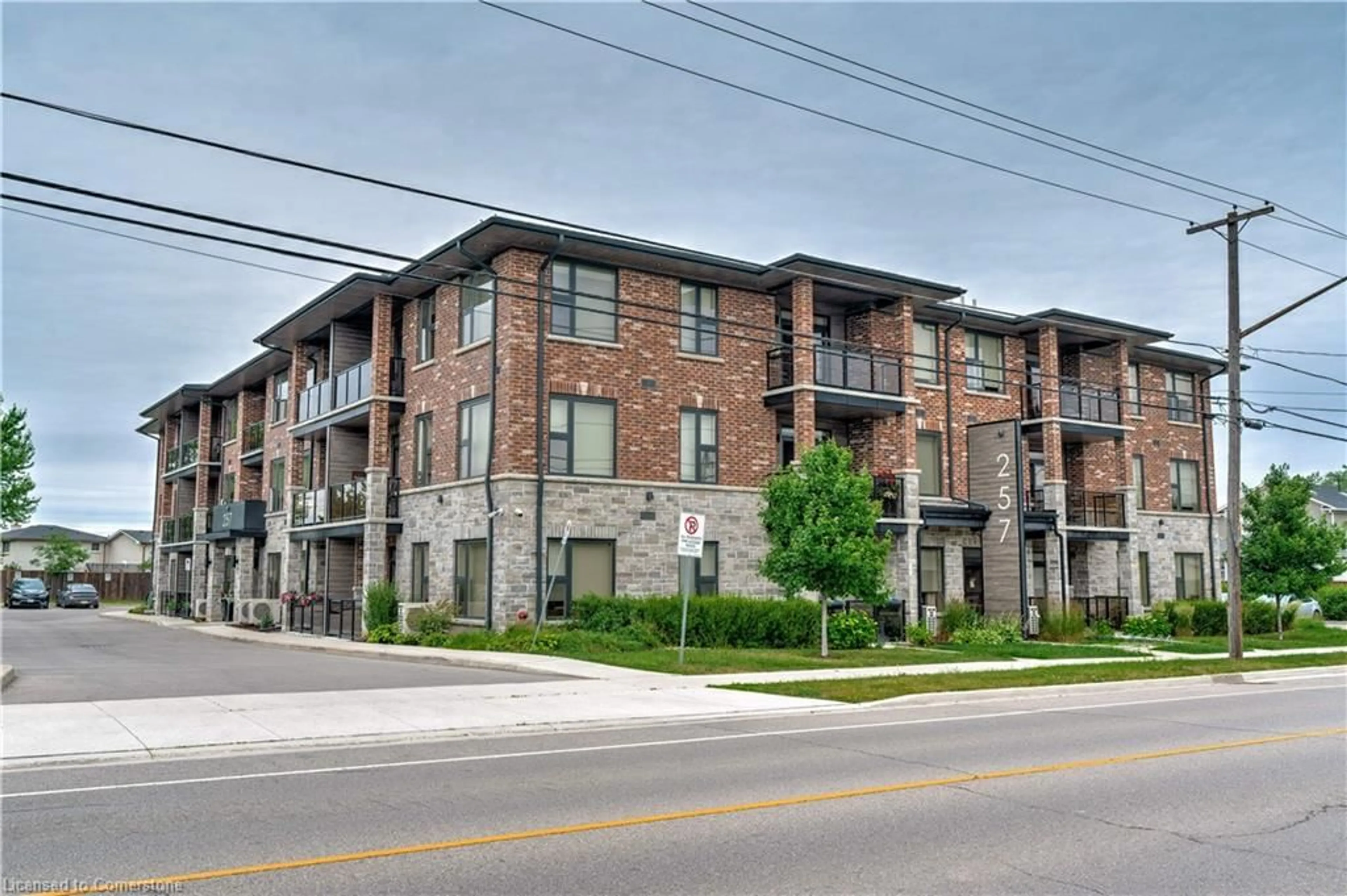 Home with brick exterior material, street for 257 Millen Rd #106, Stoney Creek Ontario L8E 2H1