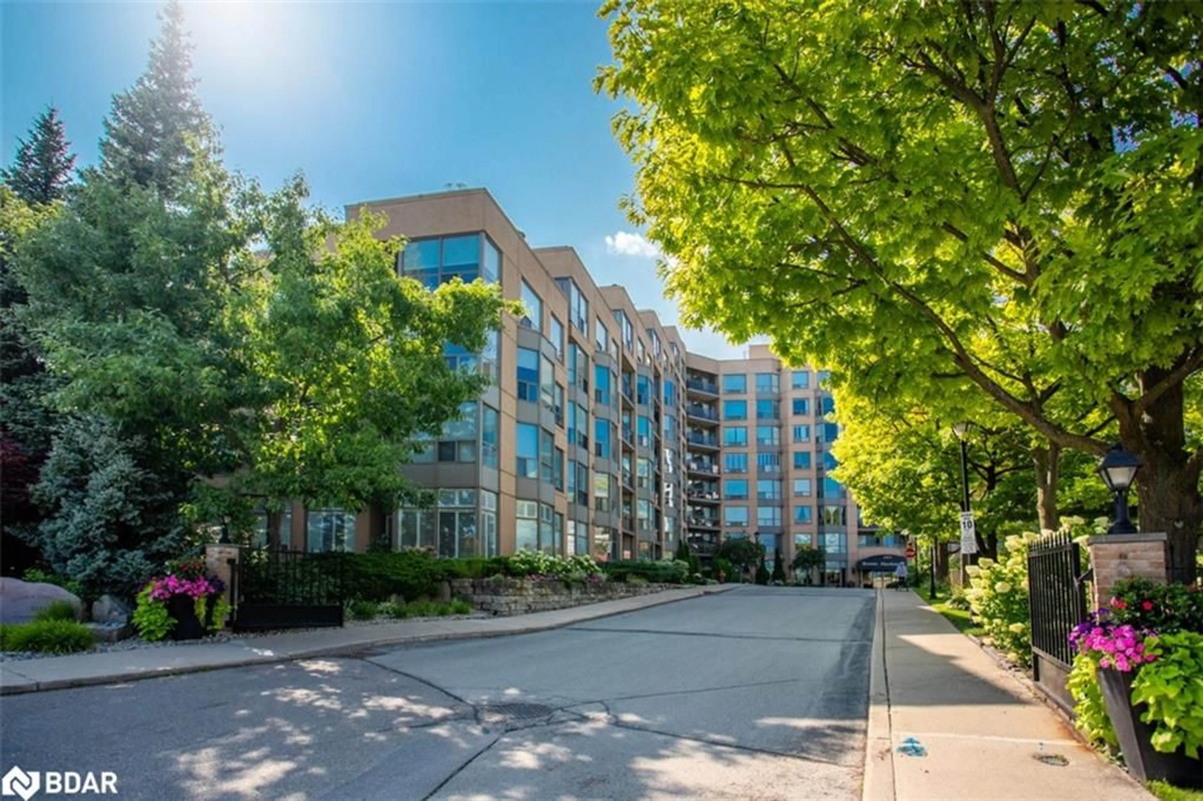 Unknown for 2511 Lakeshore Rd #402, Oakville Ontario L6L 6L9