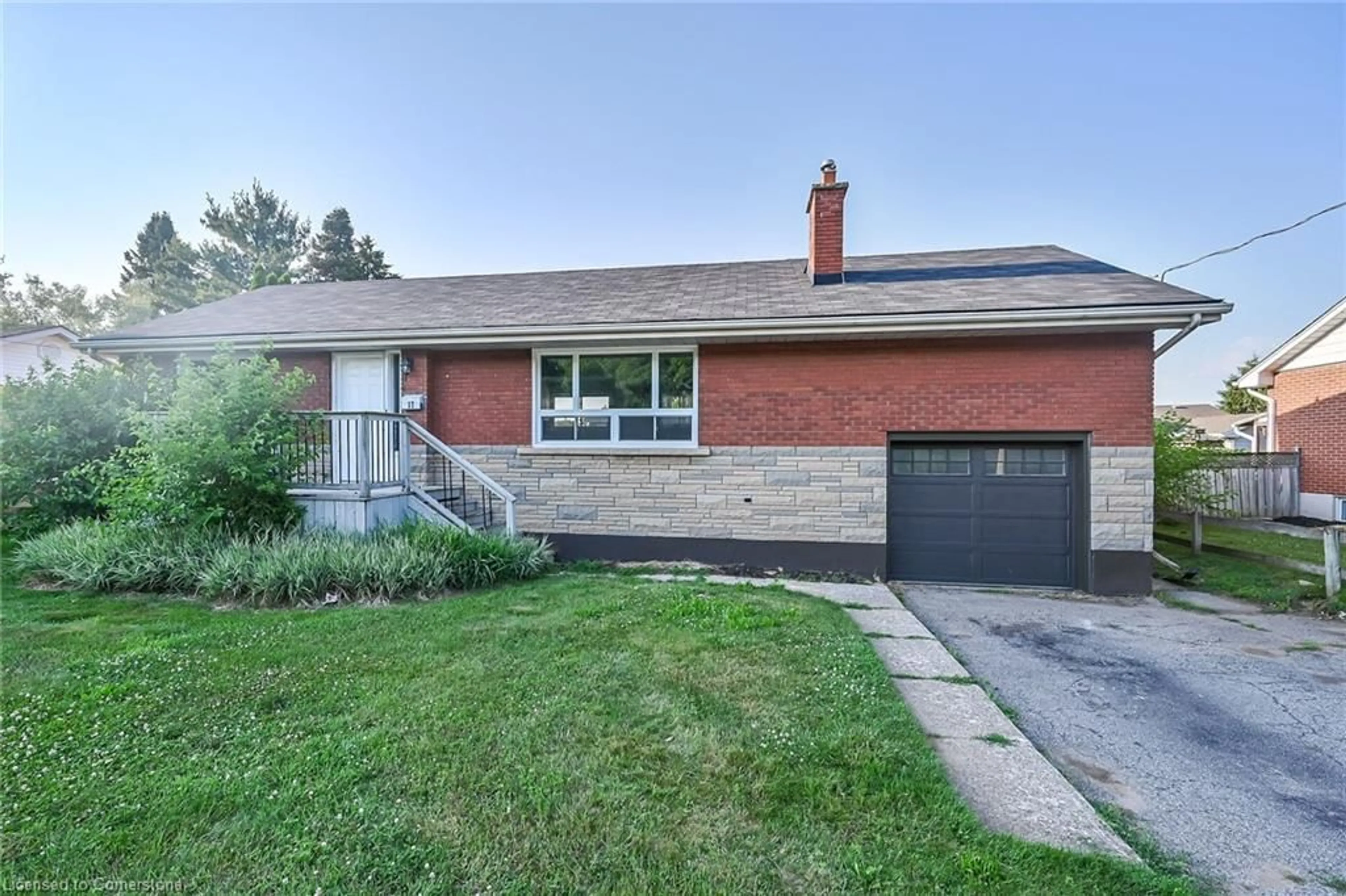 Home with brick exterior material, street for 17 Brierwood Ave, Grimsby Ontario L3M 1J5