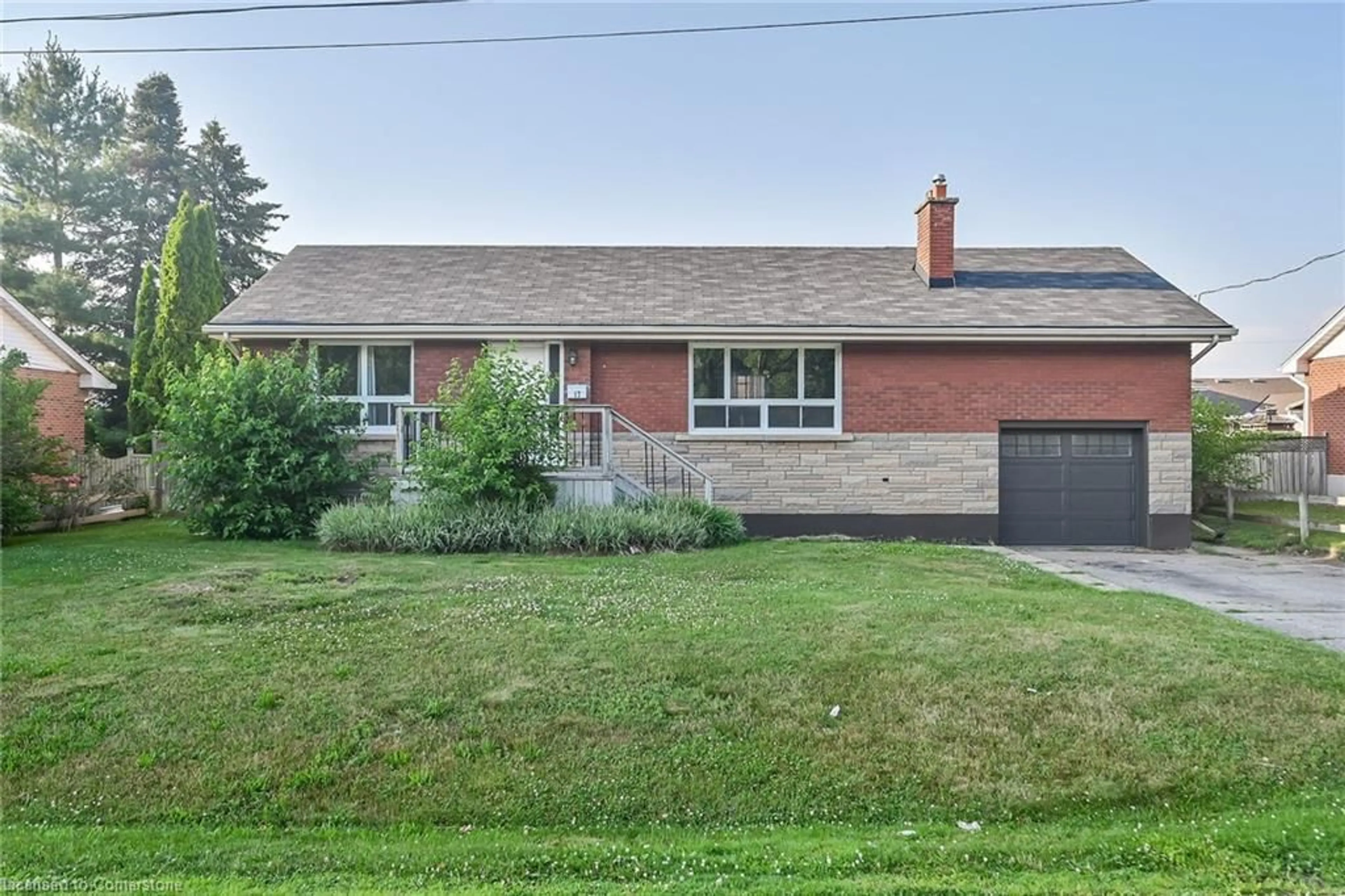 Home with brick exterior material, street for 17 Brierwood Ave, Grimsby Ontario L3M 1J5