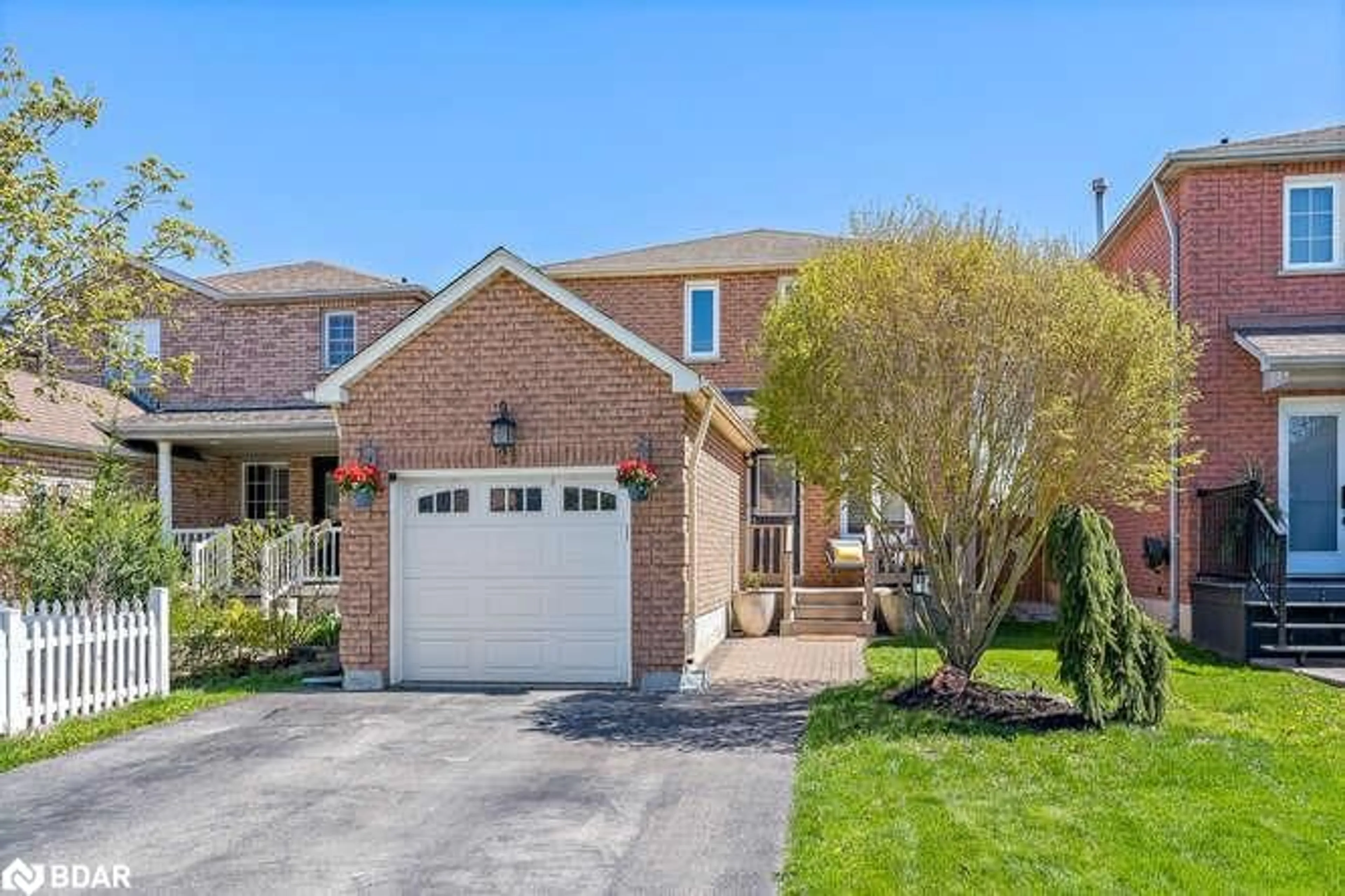 Home with brick exterior material, street for 21 Mckinnon Ave, Georgetown Ontario L7G 5H5