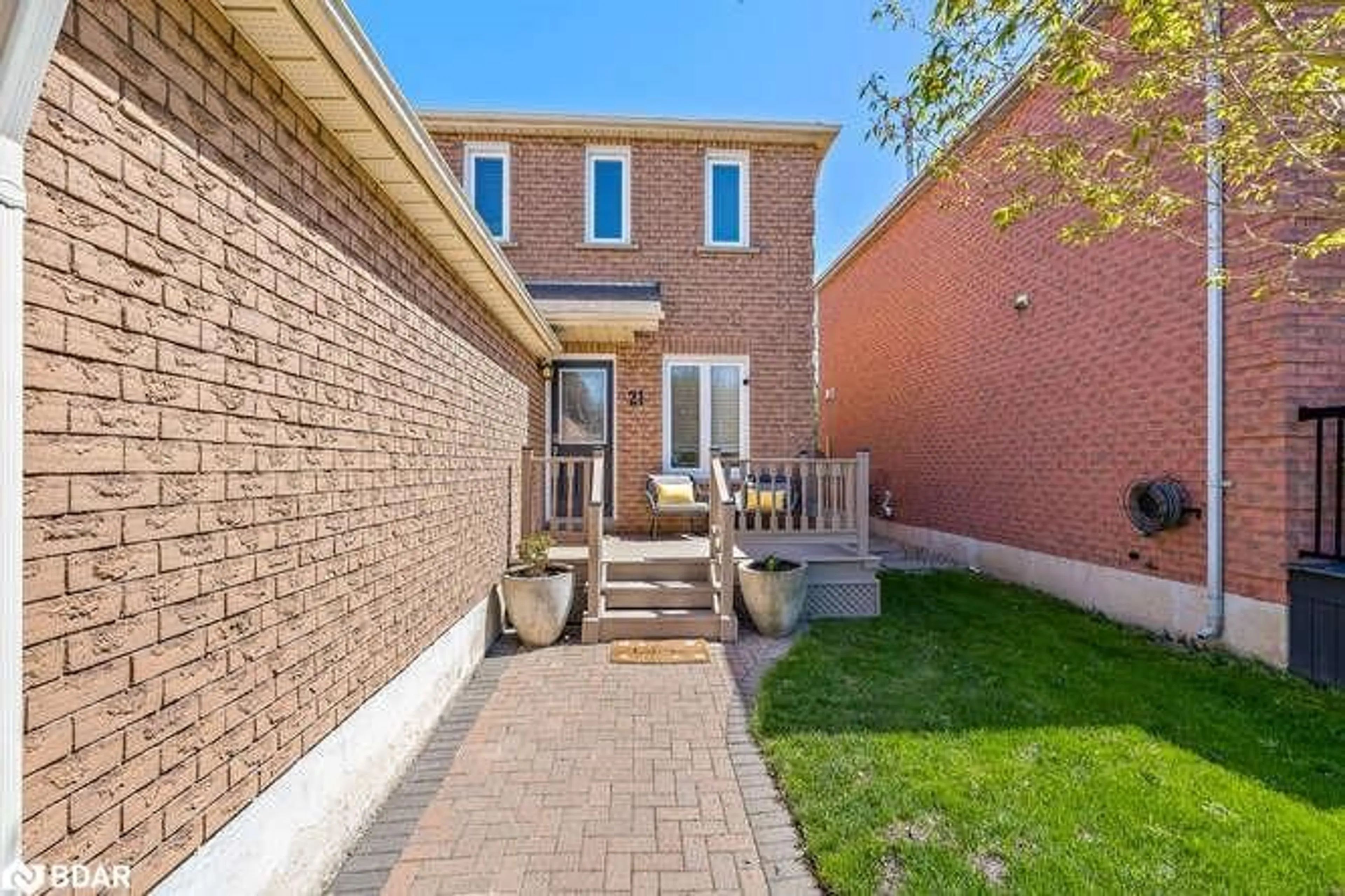 Home with brick exterior material, street for 21 Mckinnon Ave, Georgetown Ontario L7G 5H5