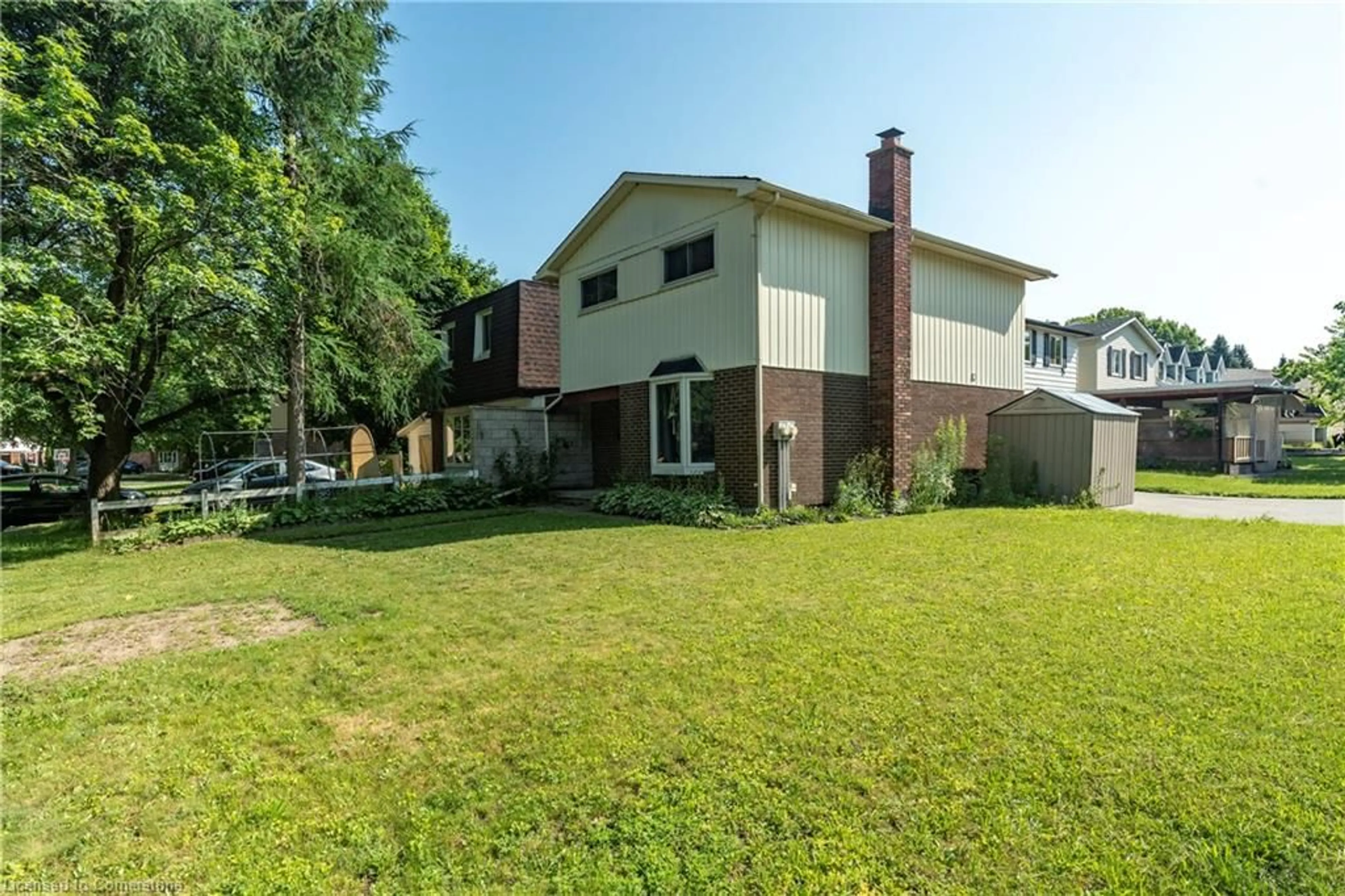Unknown for 4 Tamarack Crt, Cambridge Ontario N3C 3A8