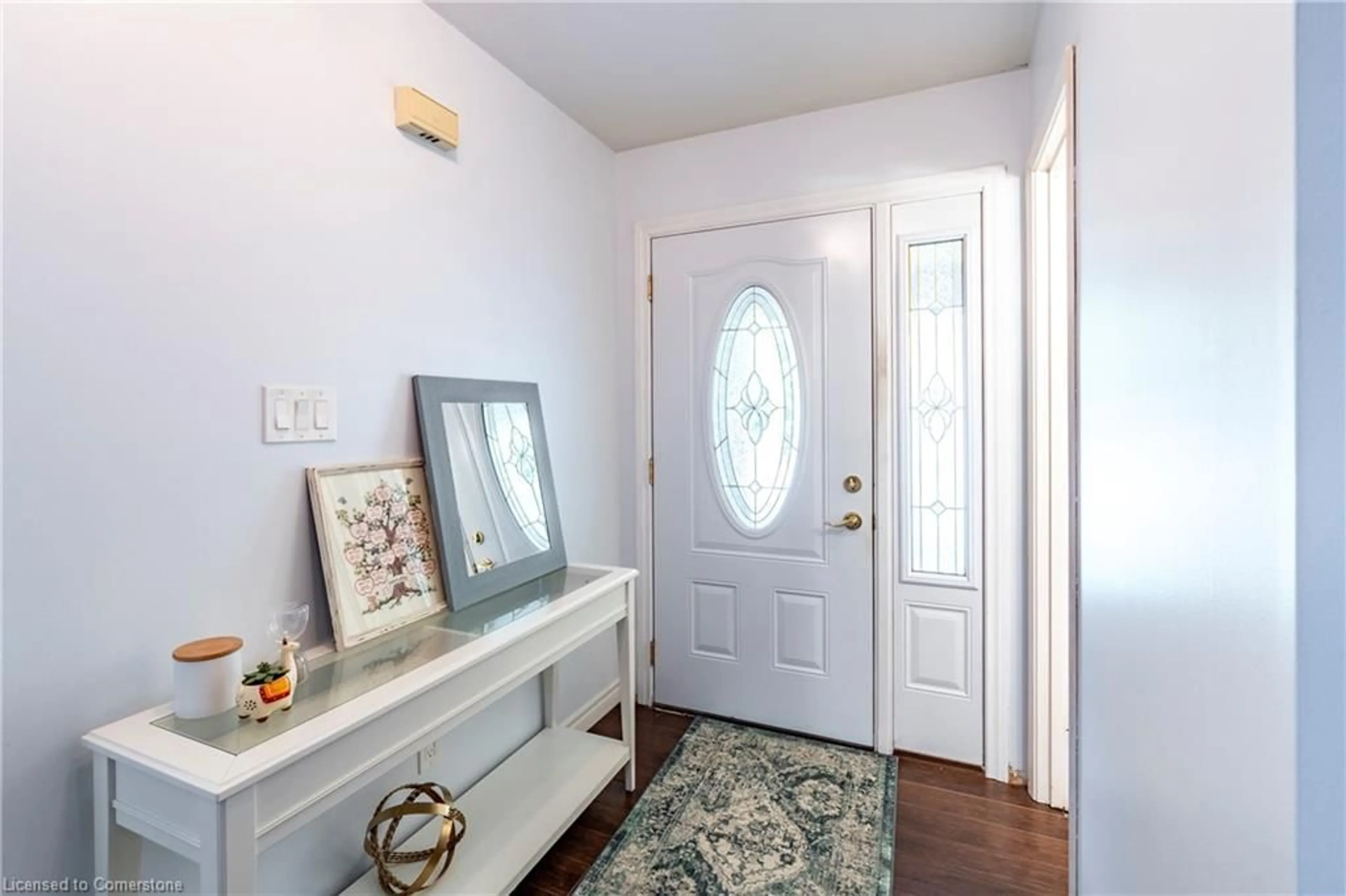 Indoor entryway for 4 Tamarack Crt, Cambridge Ontario N3C 3A8