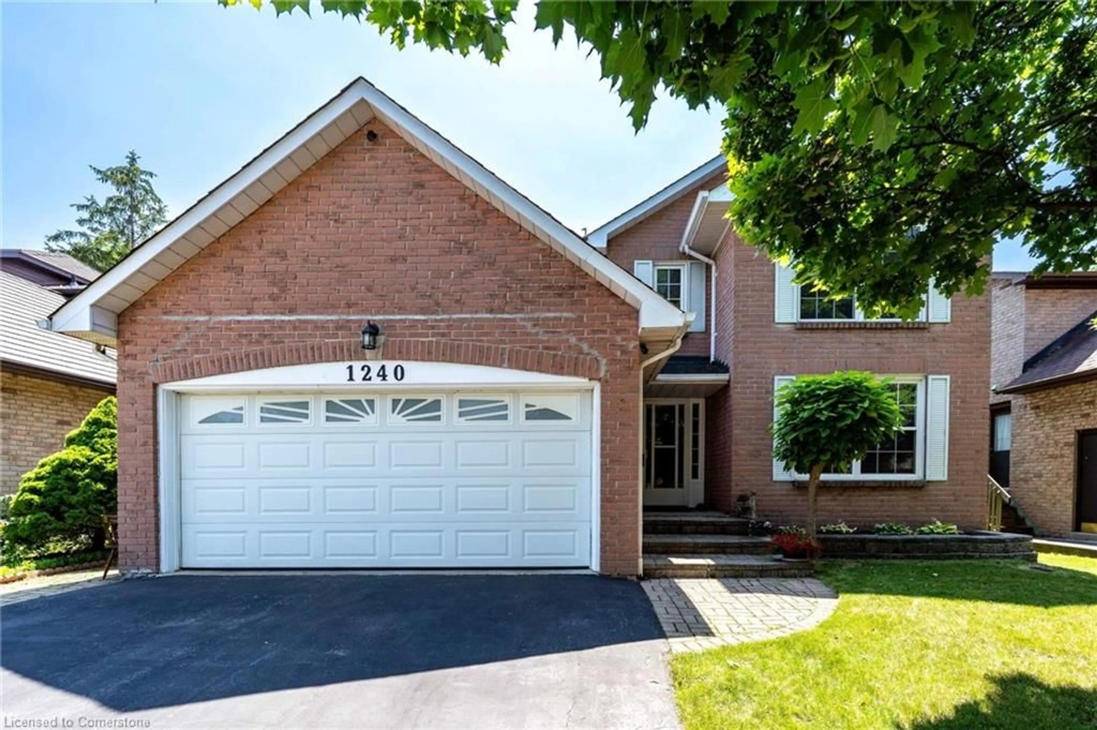 Home with brick exterior material, street for 1240 Hammond St, Burlington Ontario L7S 2E1