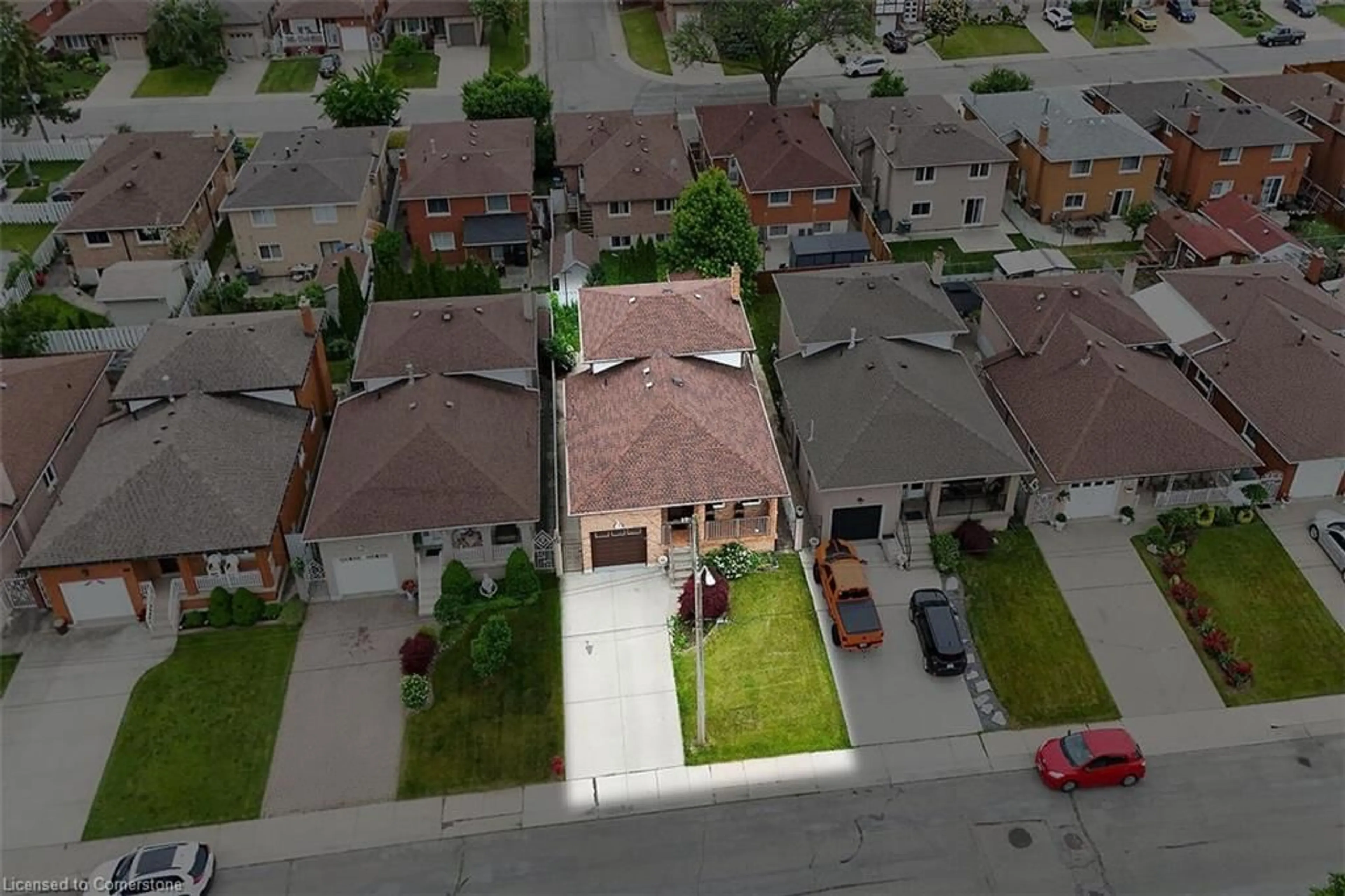 A pic from outside/outdoor area/front of a property/back of a property/a pic from drone, street for 130 Vittorito Ave, Hamilton Ontario L8E 3W5