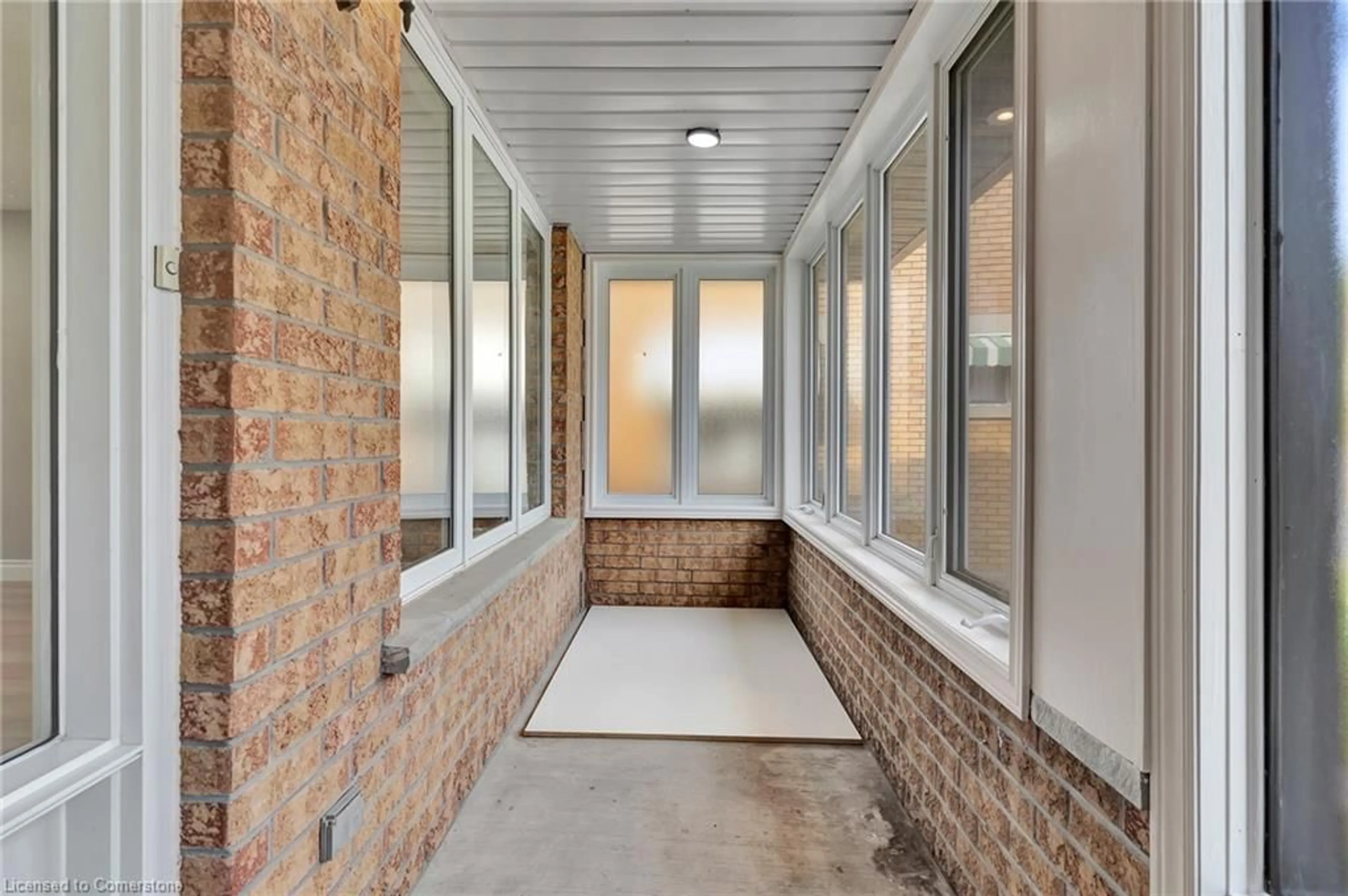 Indoor entryway for 126 Highland Rd, Kitchener Ontario N2M 3B8