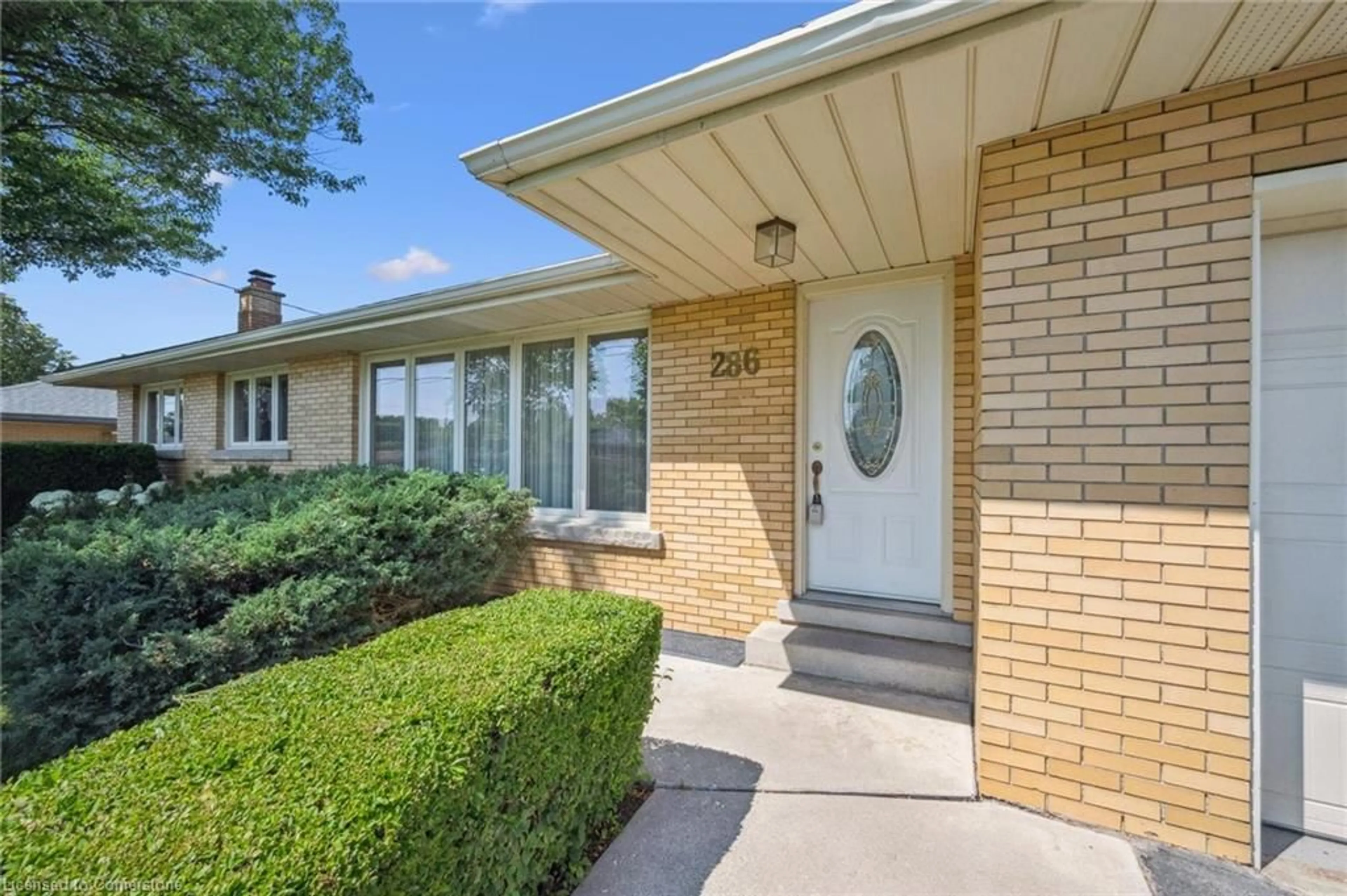 Home with brick exterior material, street for 286 Connaught St, Kitchener Ontario N2C 1B6