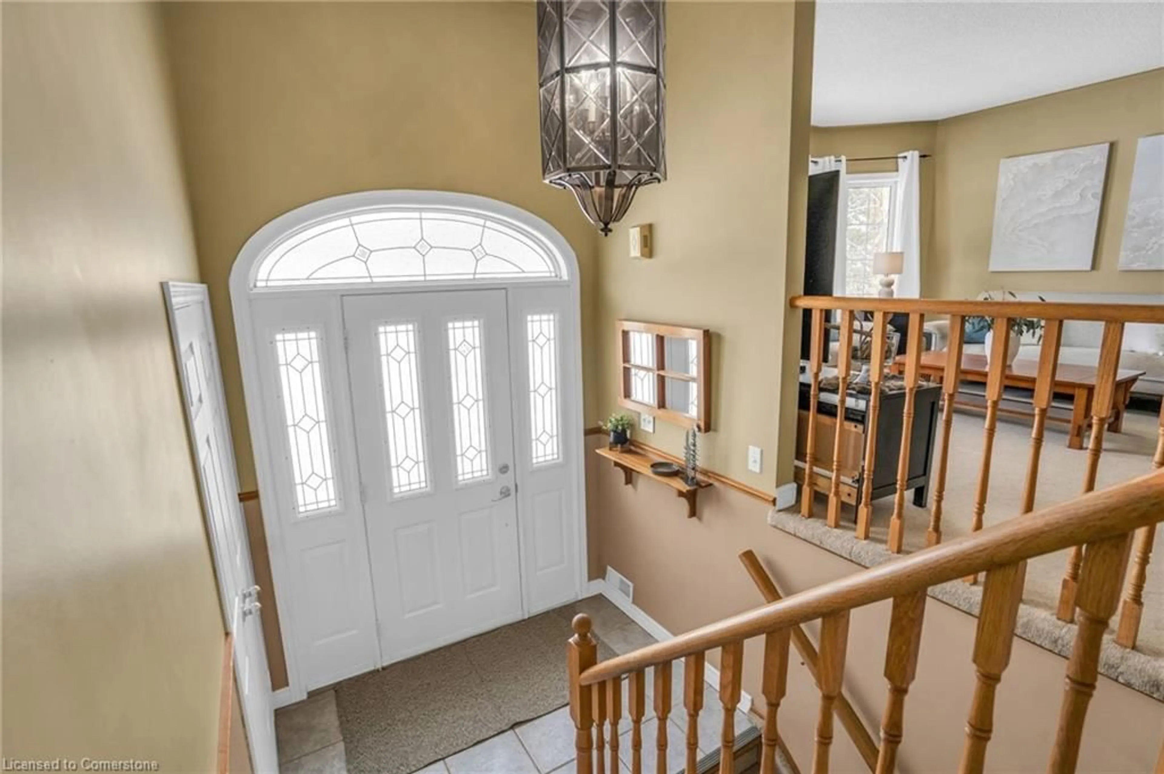 Indoor foyer for 35 Pine Park Blvd, Everett Ontario L0M 1J0