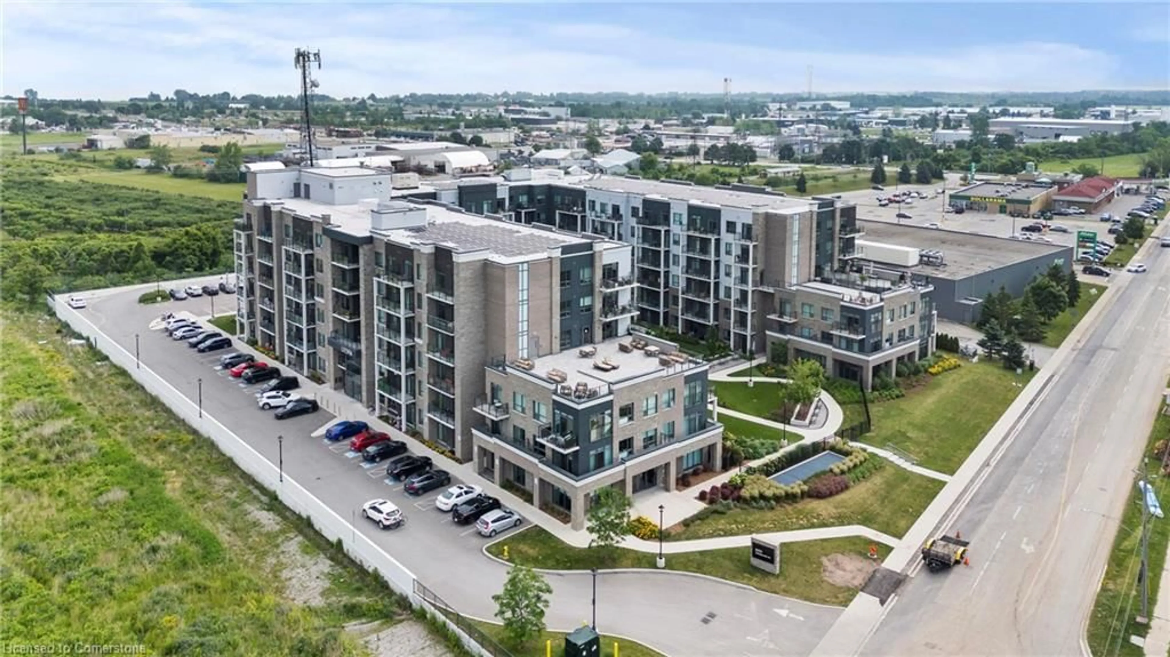 A pic from outside/outdoor area/front of a property/back of a property/a pic from drone, city buildings view from balcony for 5055 Greenlane Rd #126, Lincoln Ontario L0R 1B3